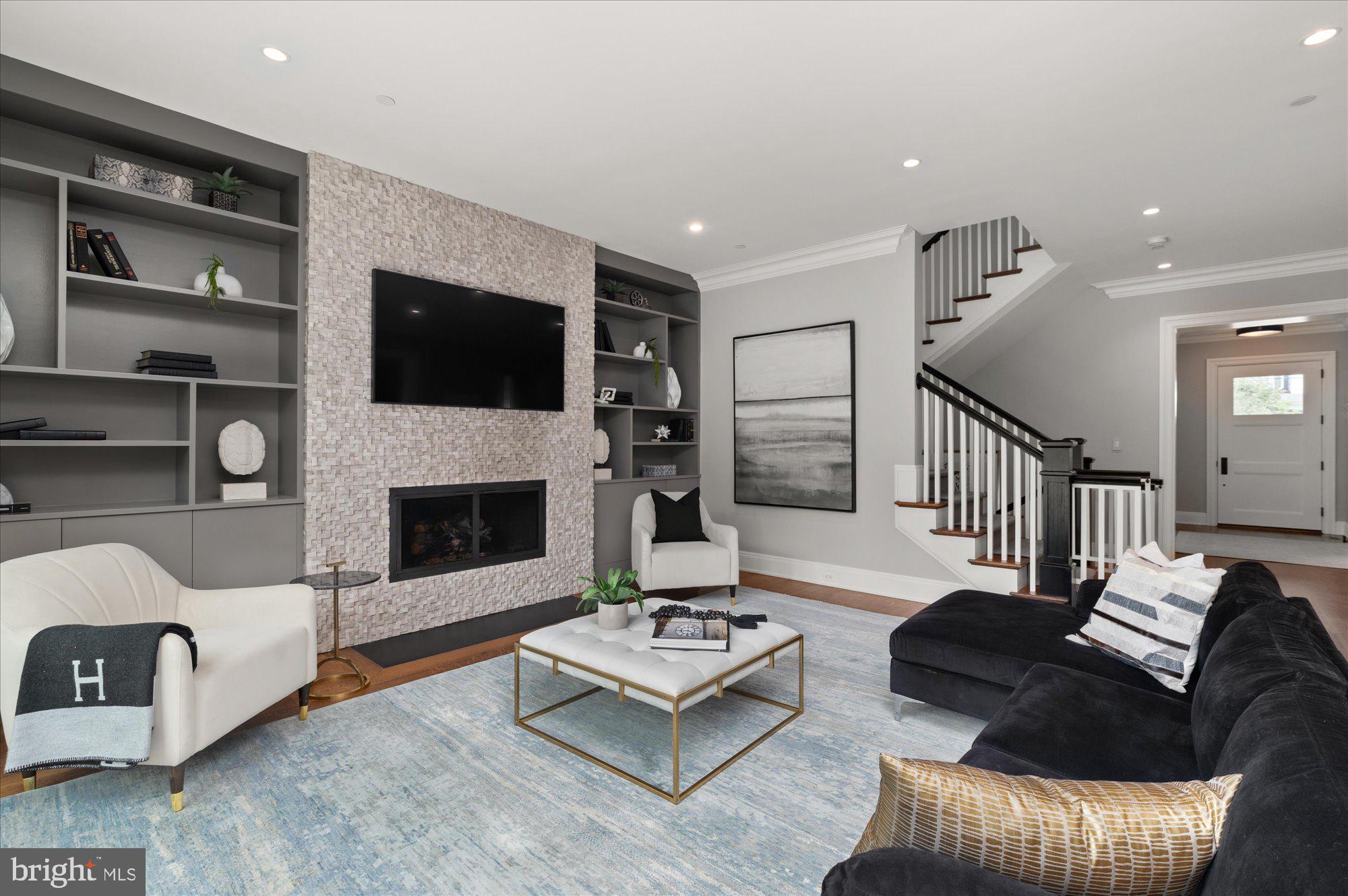 BRADLEY HILLS - Residential