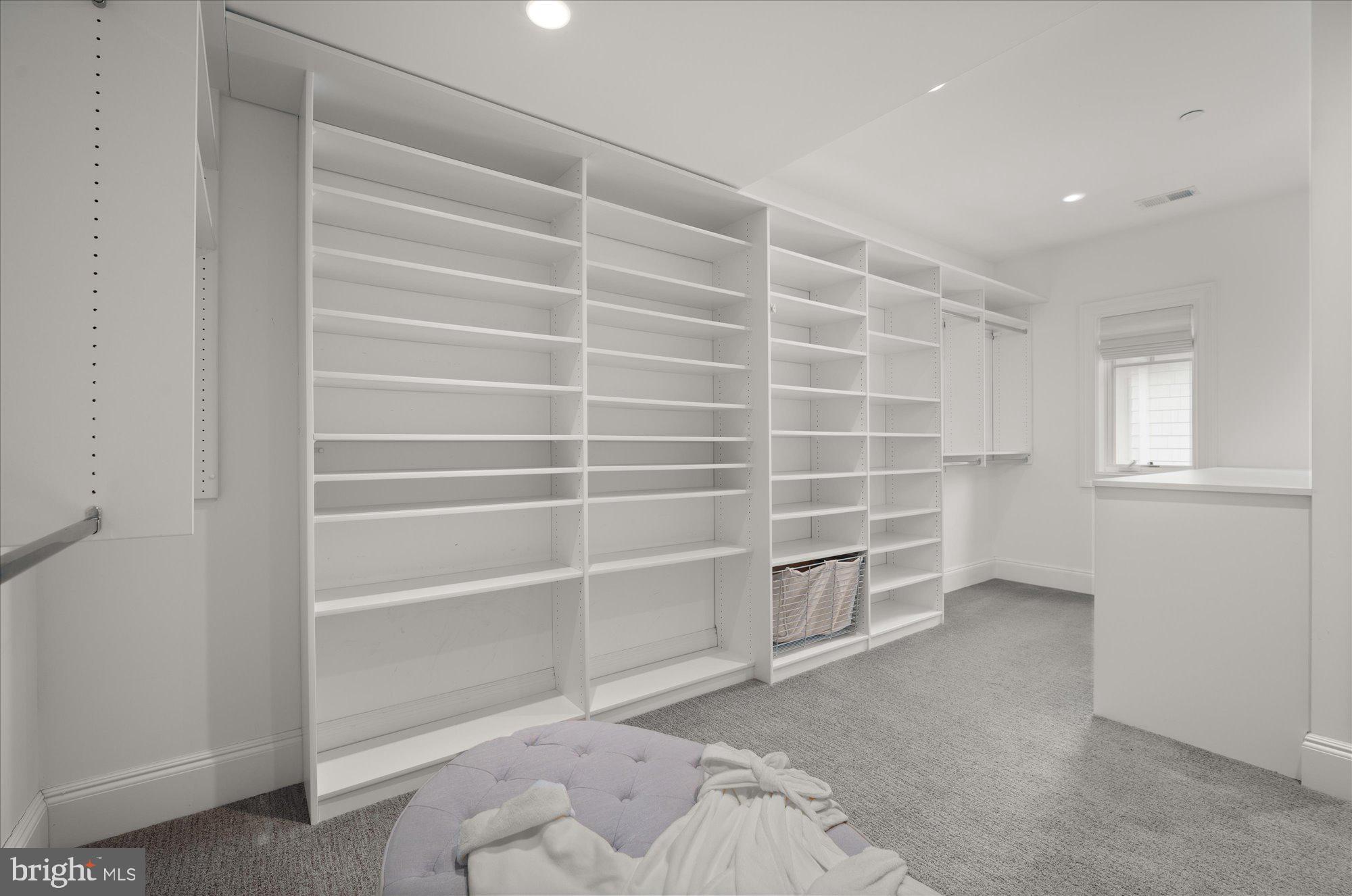 BRADLEY HILLS - Residential