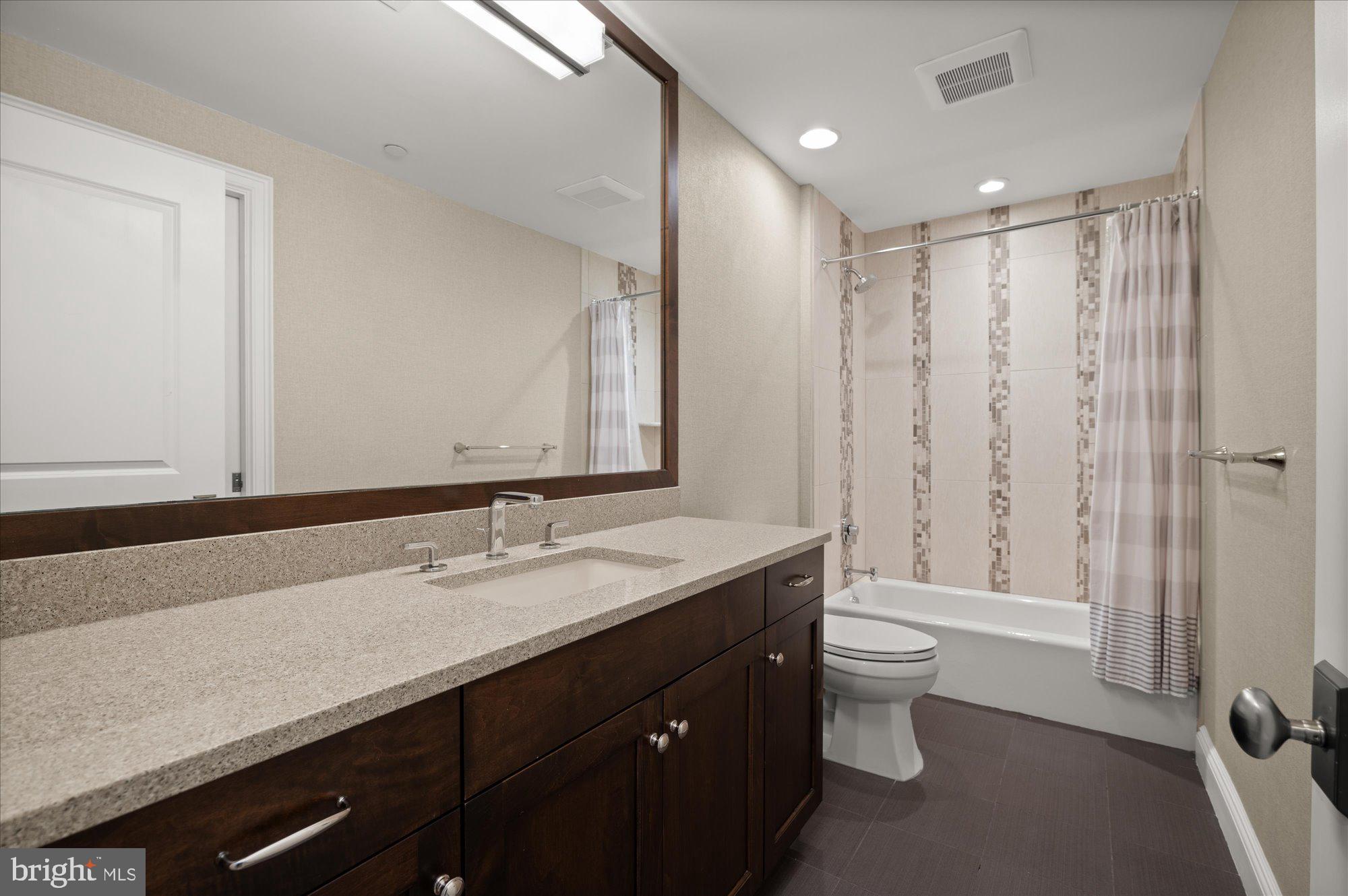 BRADLEY HILLS - Residential