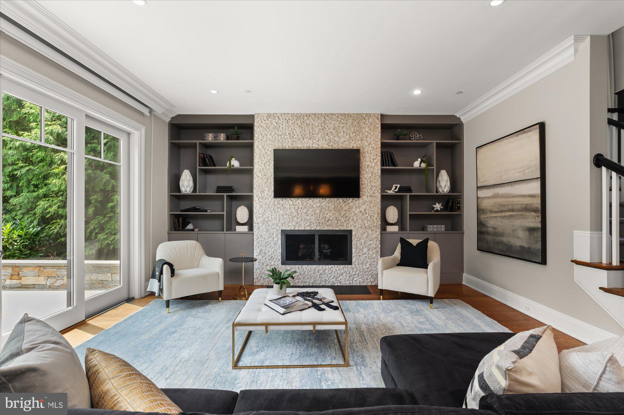 BRADLEY HILLS - Residential