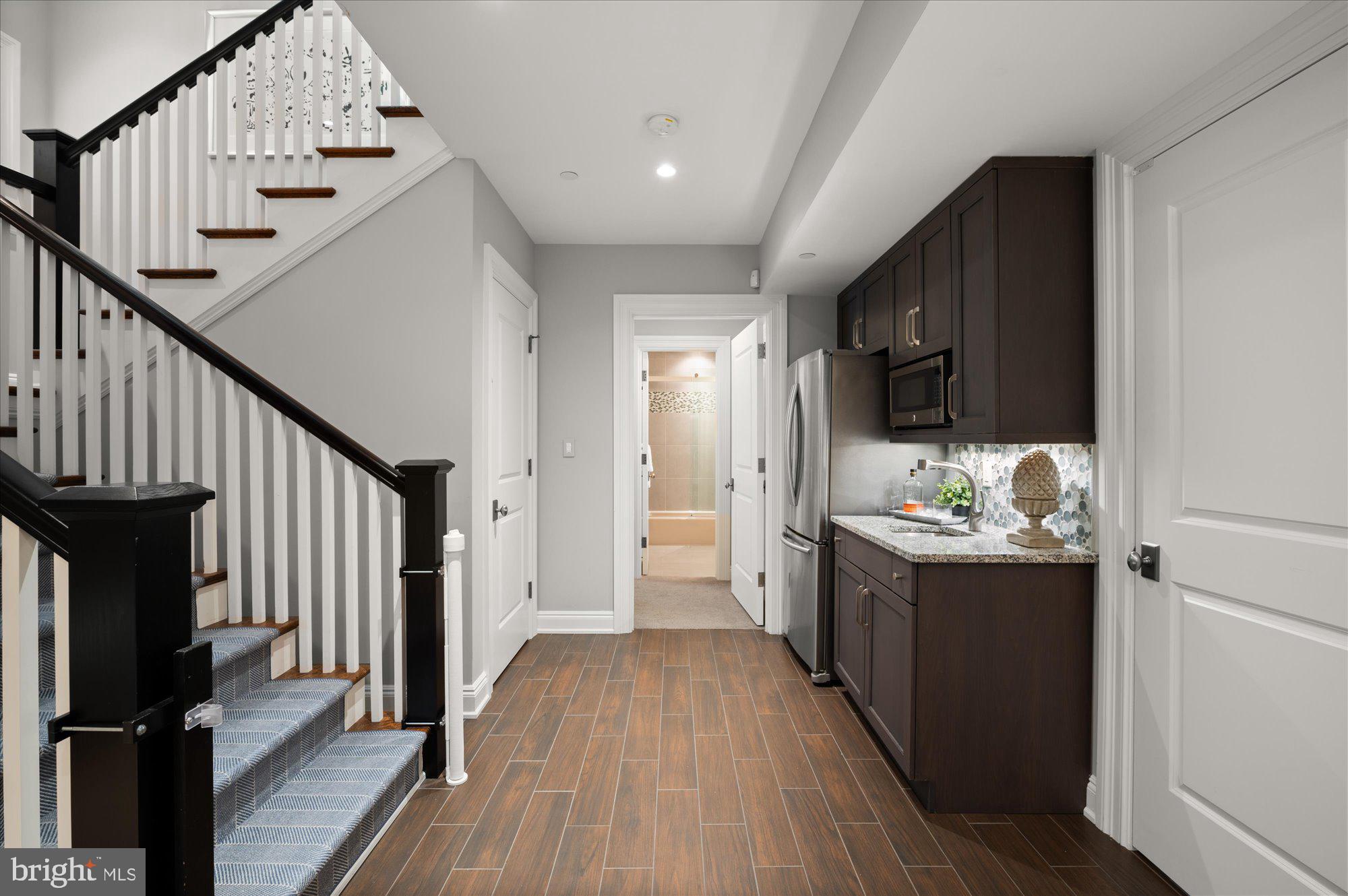 BRADLEY HILLS - Residential