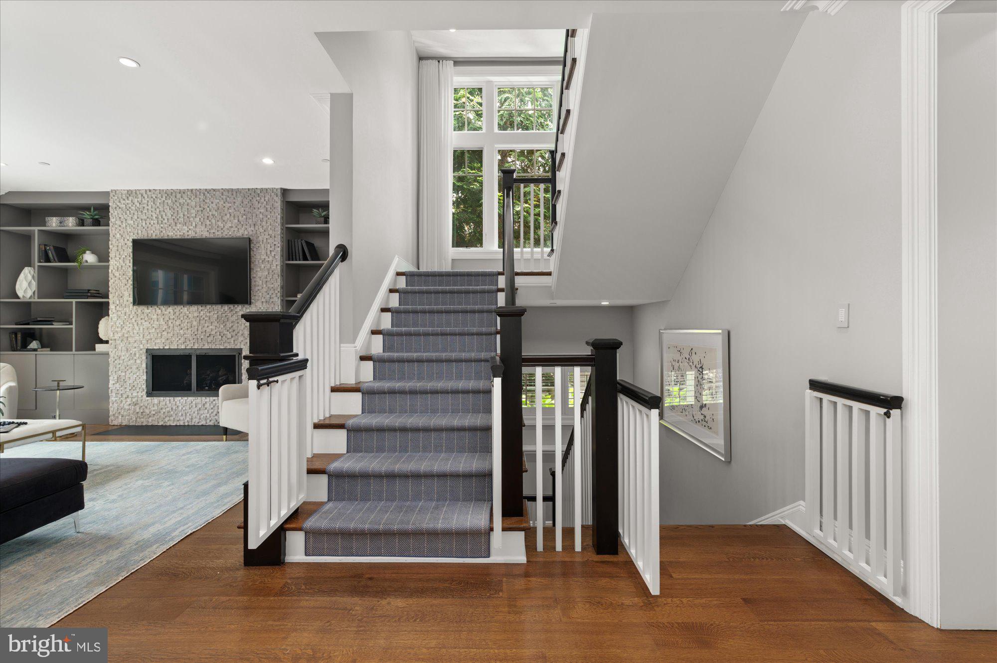 BRADLEY HILLS - Residential