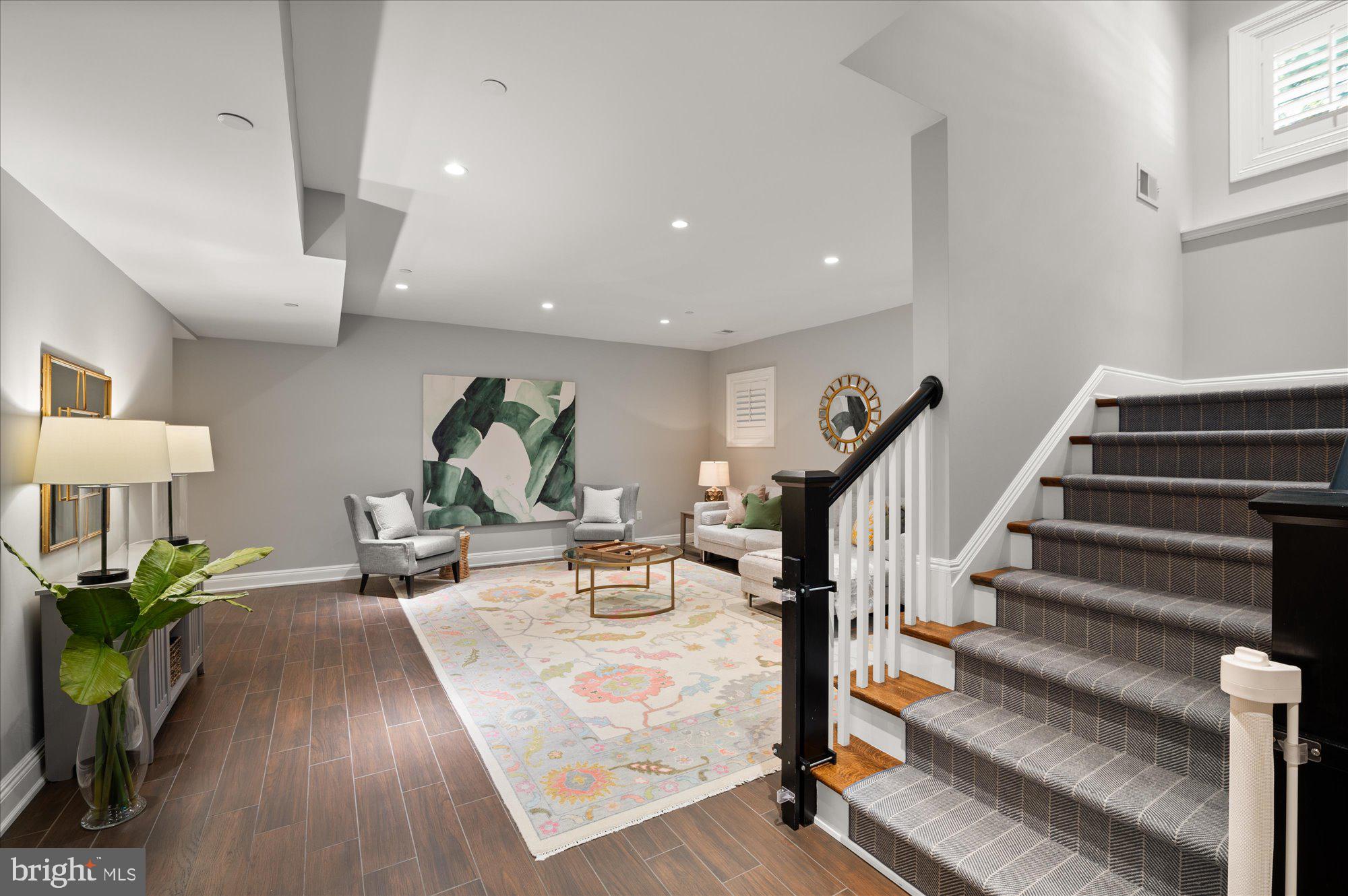 BRADLEY HILLS - Residential