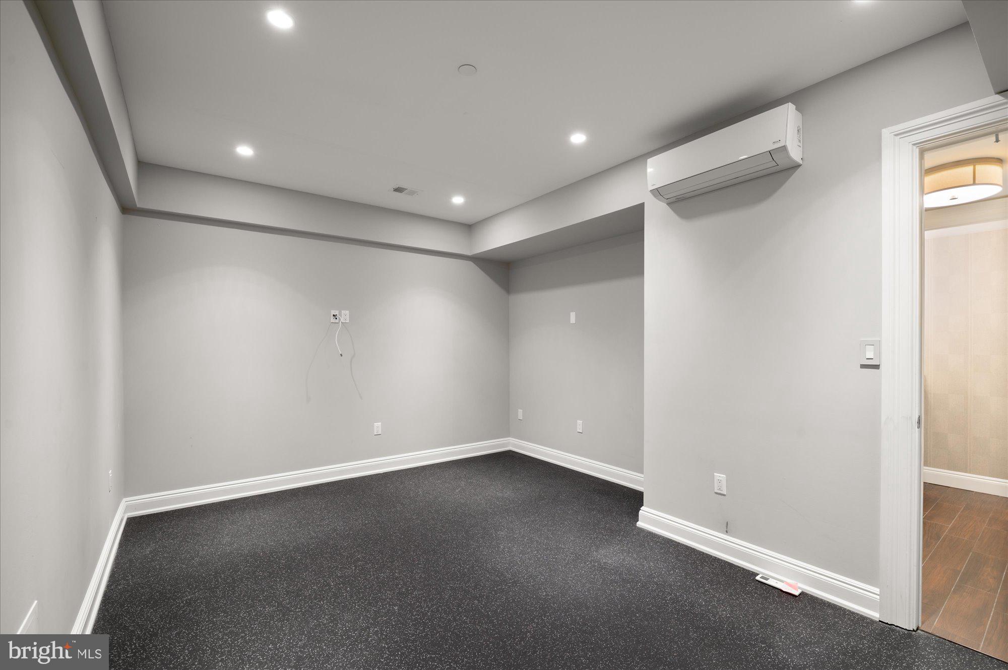 BRADLEY HILLS - Residential