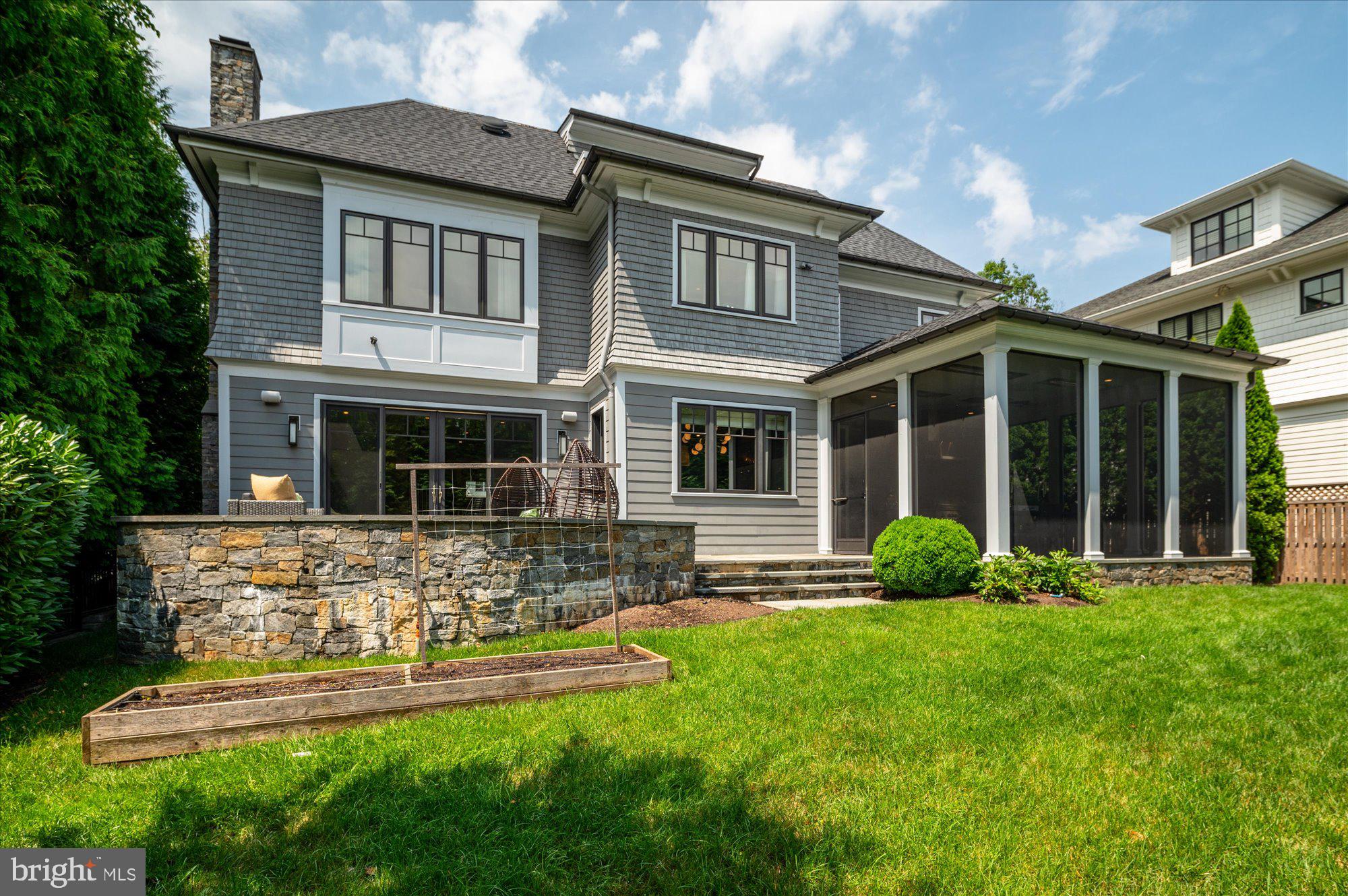 BRADLEY HILLS - Residential