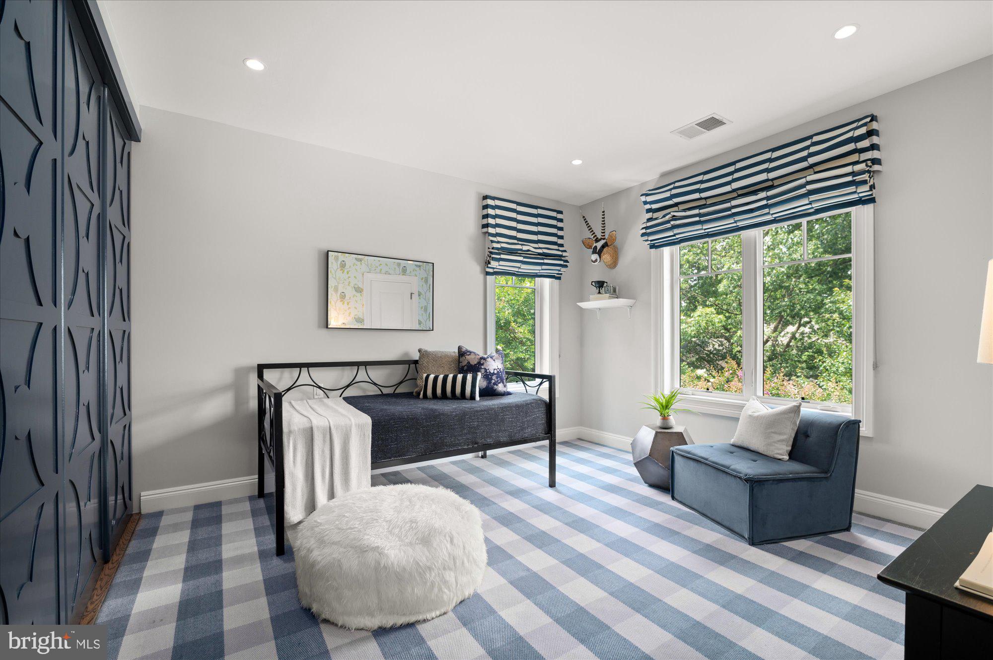 BRADLEY HILLS - Residential