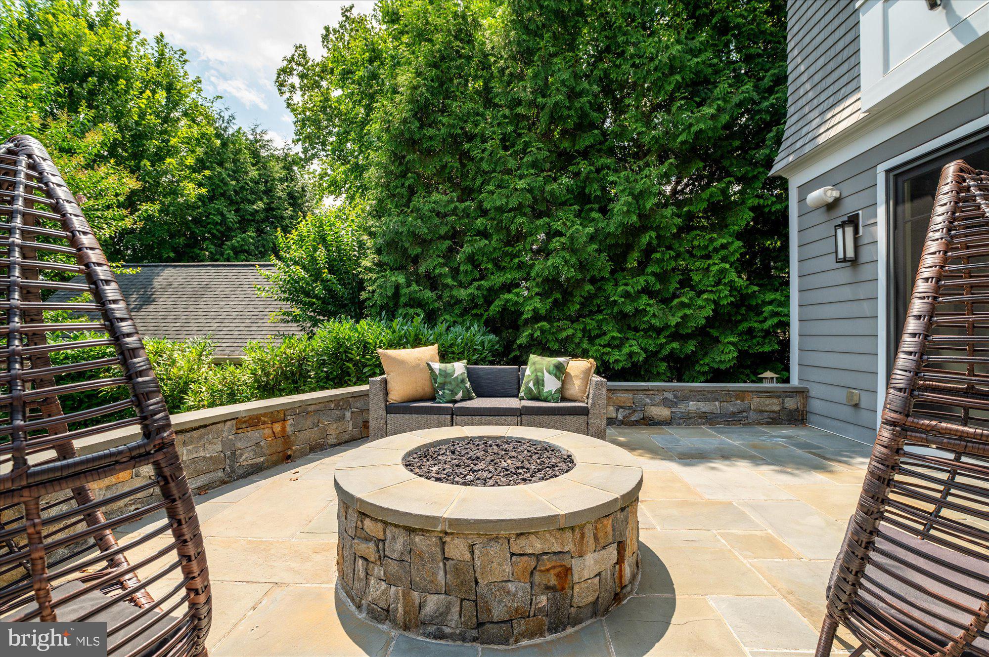 BRADLEY HILLS - Residential