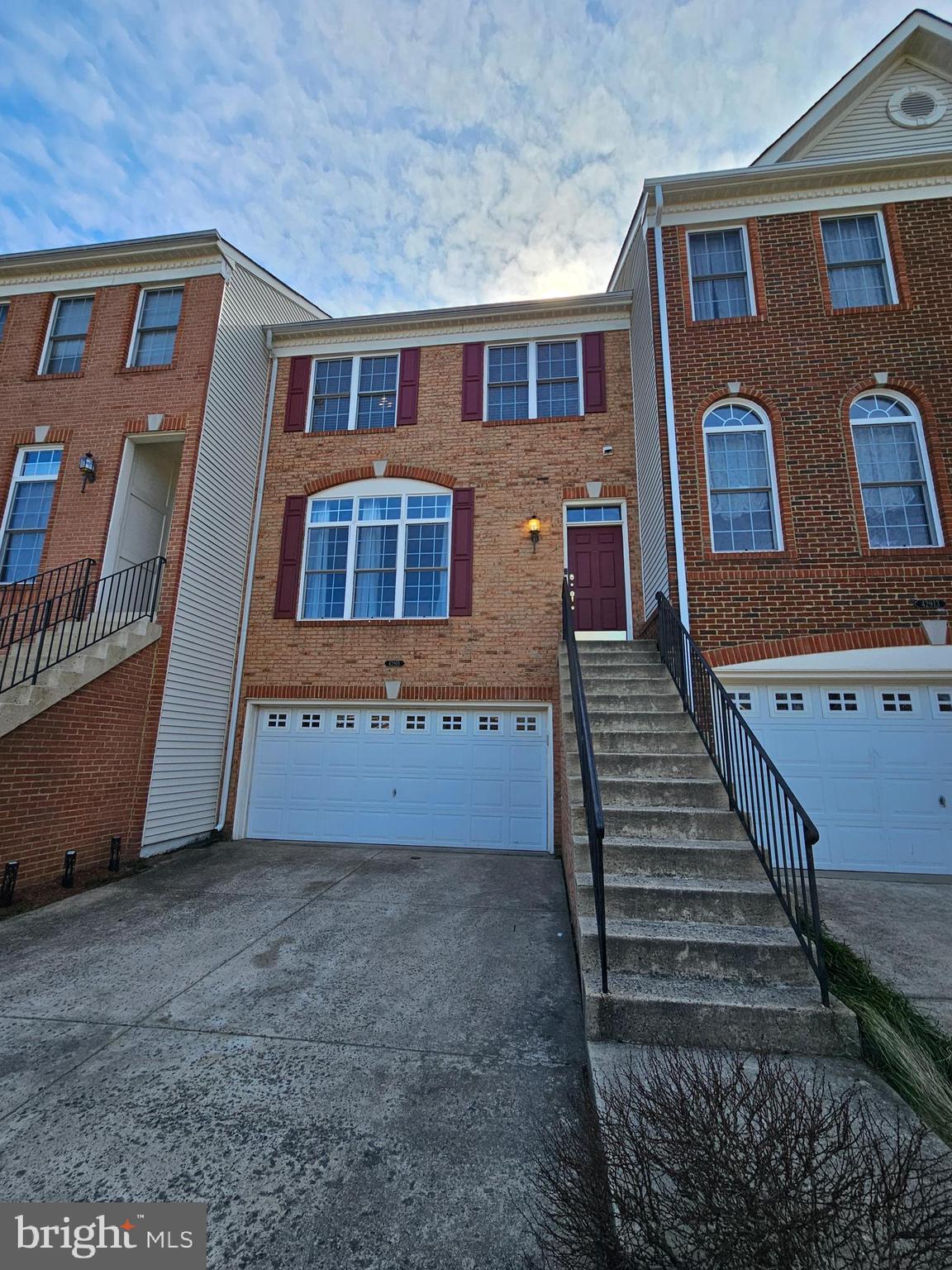 SOUTH RIDING - Residential