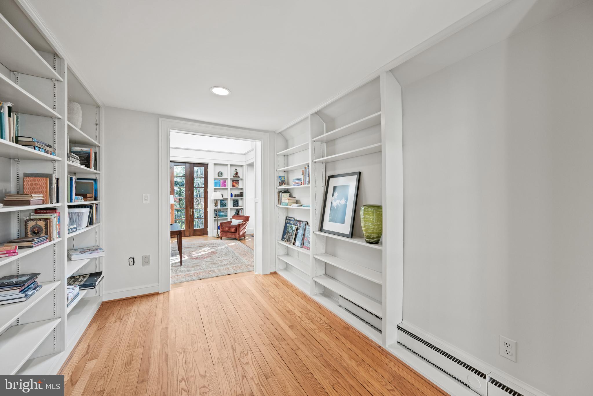 CHEVY CHASE VILLAGE - Residential