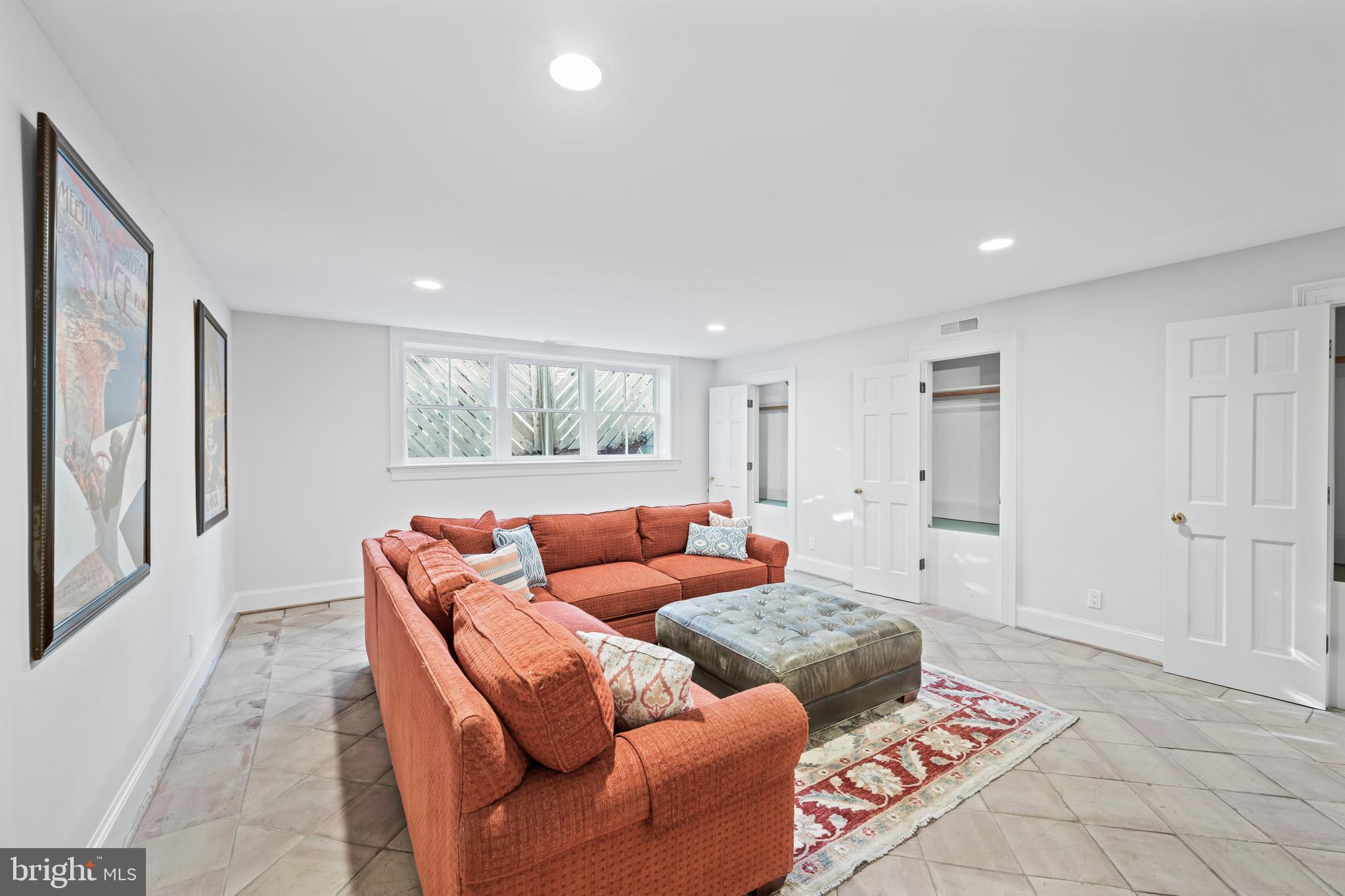 CHEVY CHASE VILLAGE - Residential