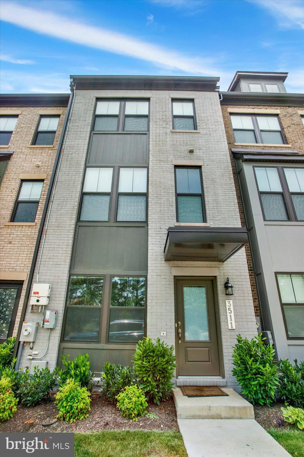 3511 CARNABY STREET