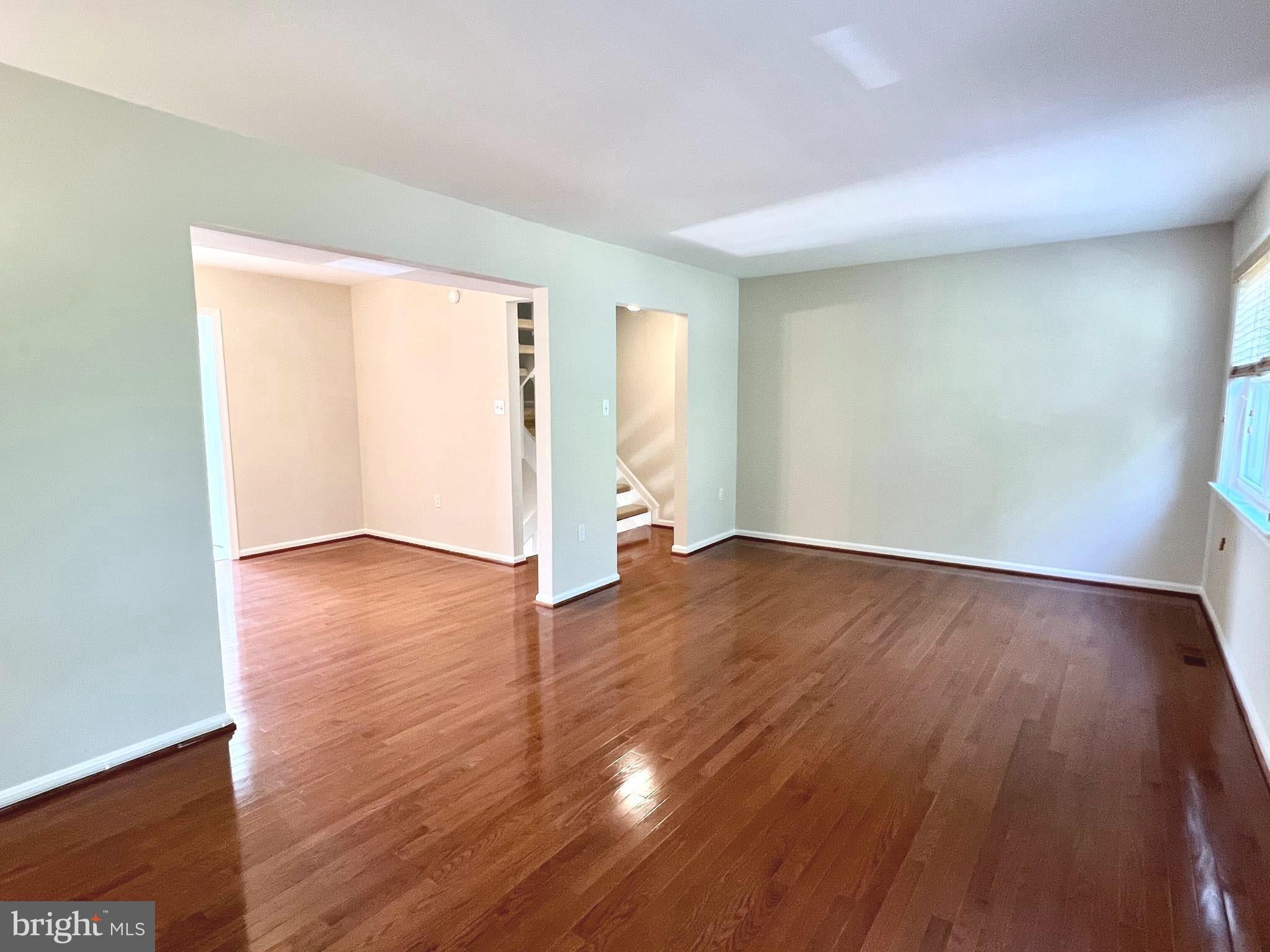 8124 LARKIN LANE
