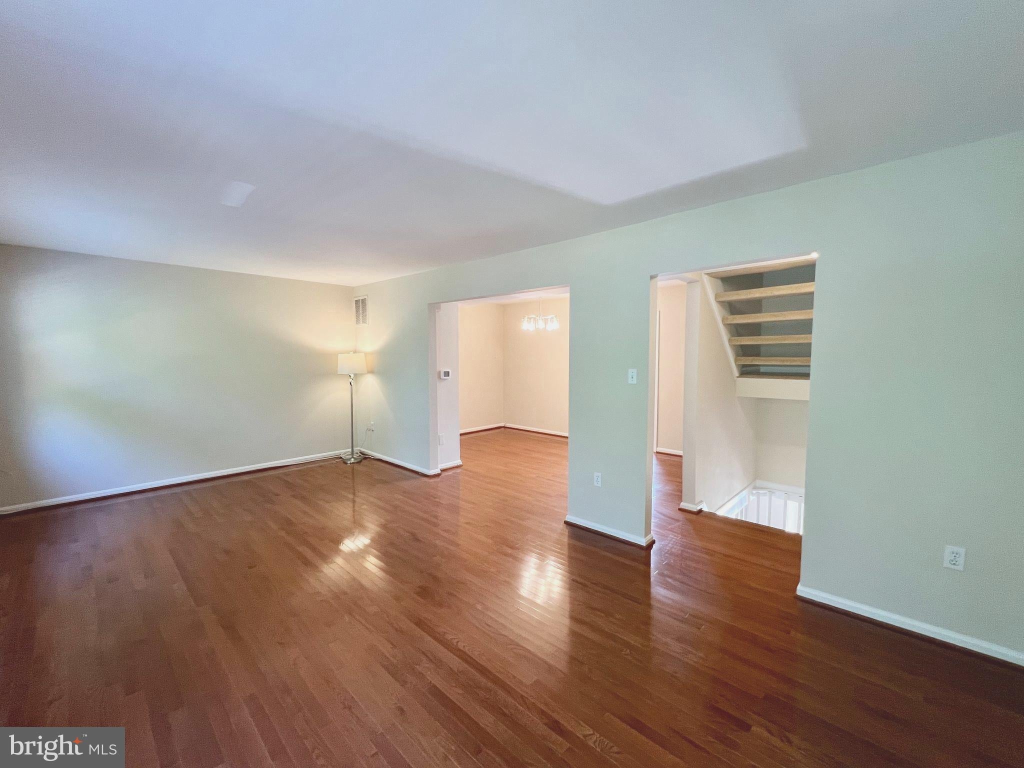 8124 LARKIN LANE