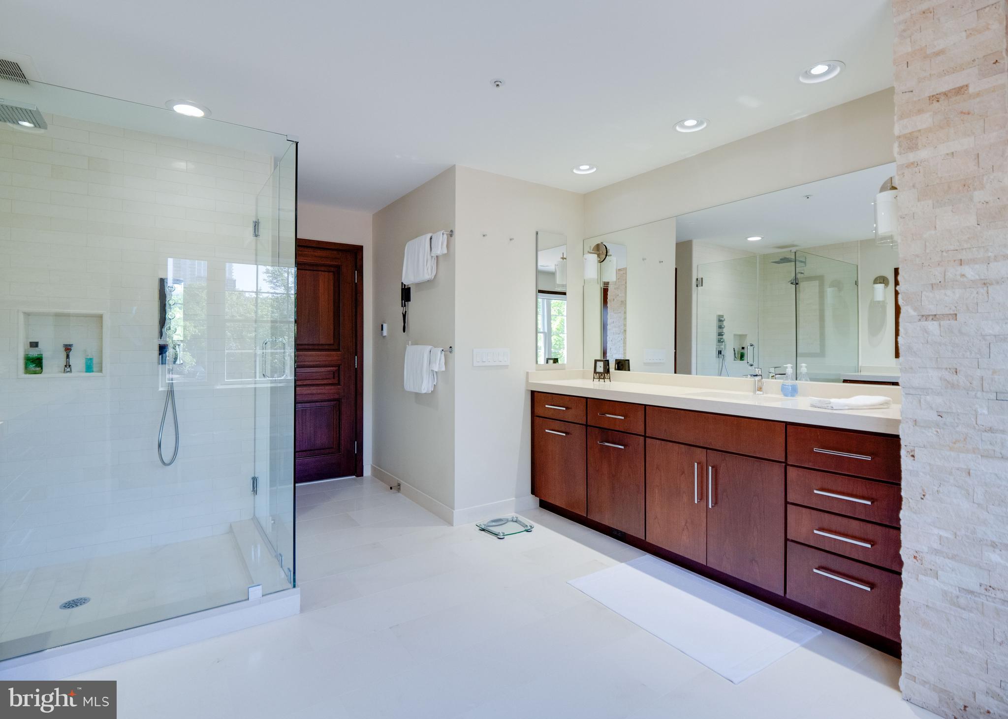 PALISADES PARK - Residential