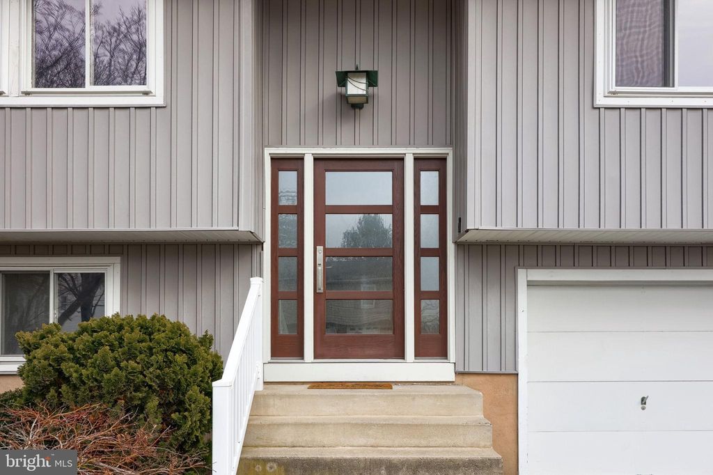 Photo of 421 Longmeadow Road, LANCASTER, PA 17601 (MLS # PALA2081498)