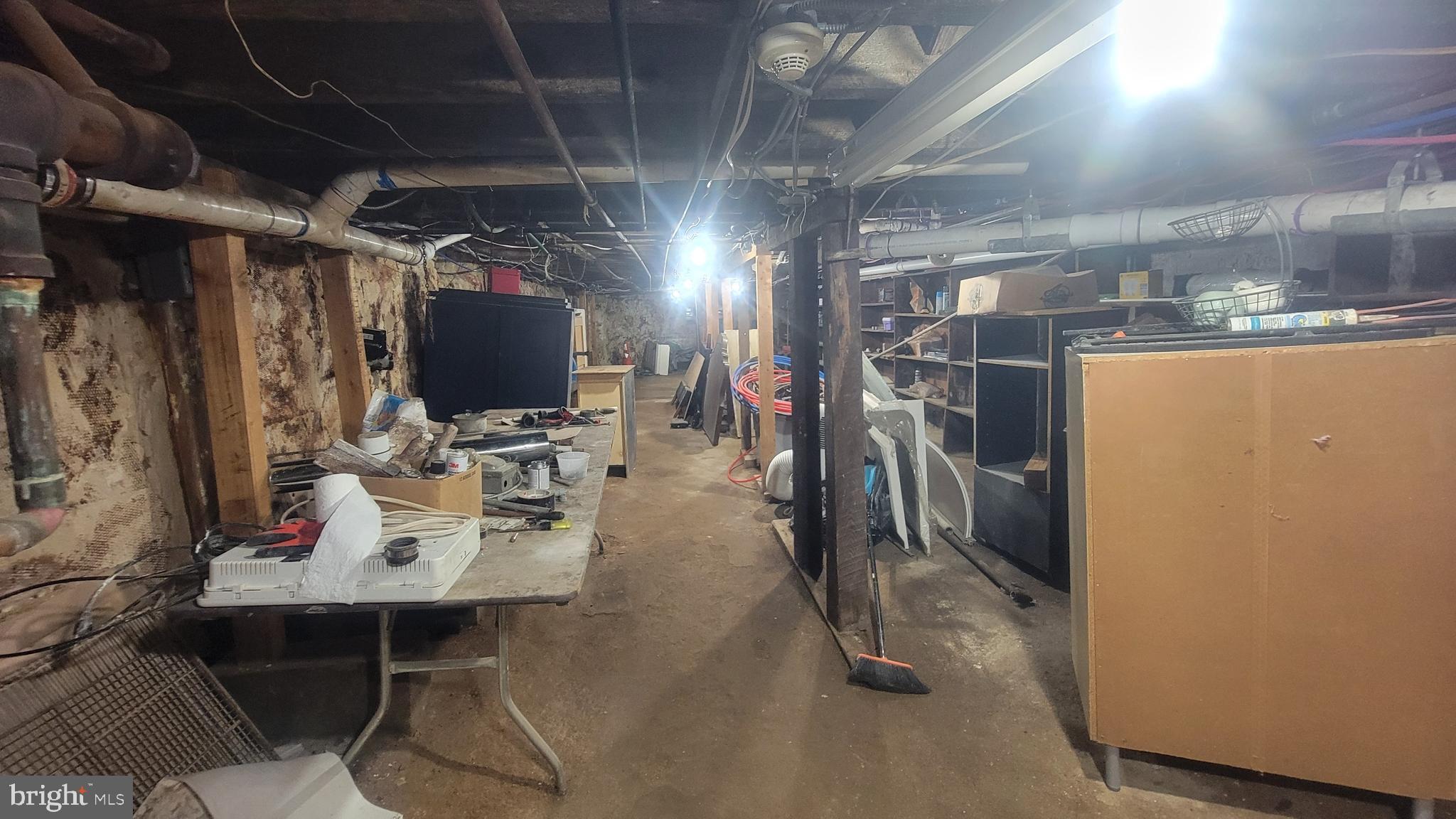 PHILADELPHIA (SOUTH) - Commercial Lease