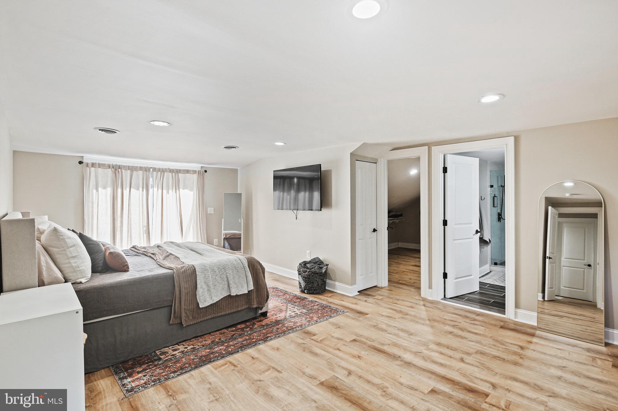 WINDSOR MILL - Residential