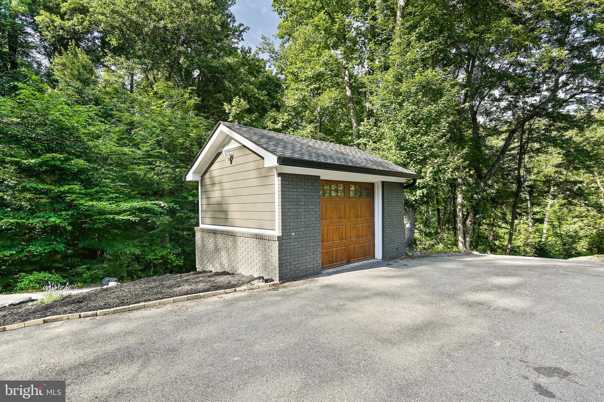 WINDSOR MILL - Residential