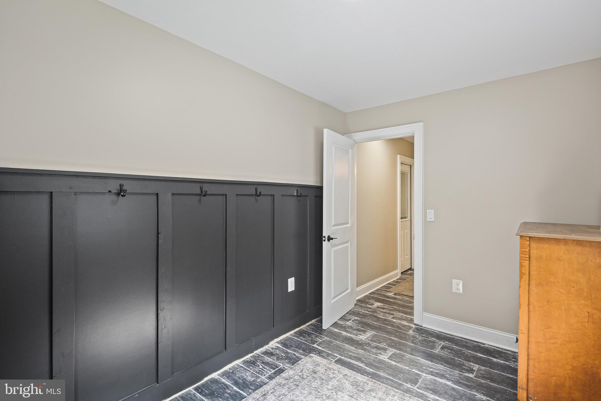 WINDSOR MILL - Residential