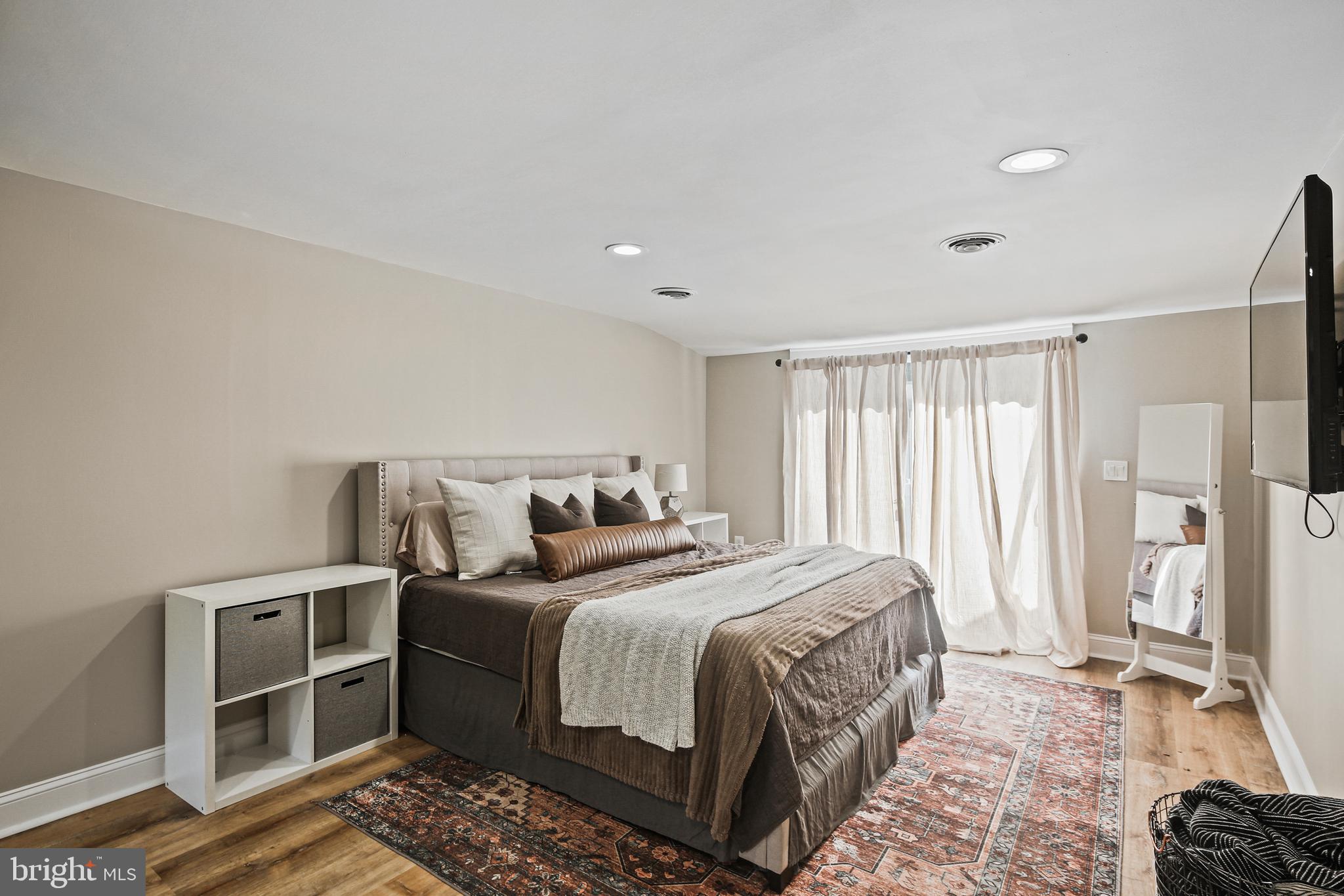 WINDSOR MILL - Residential