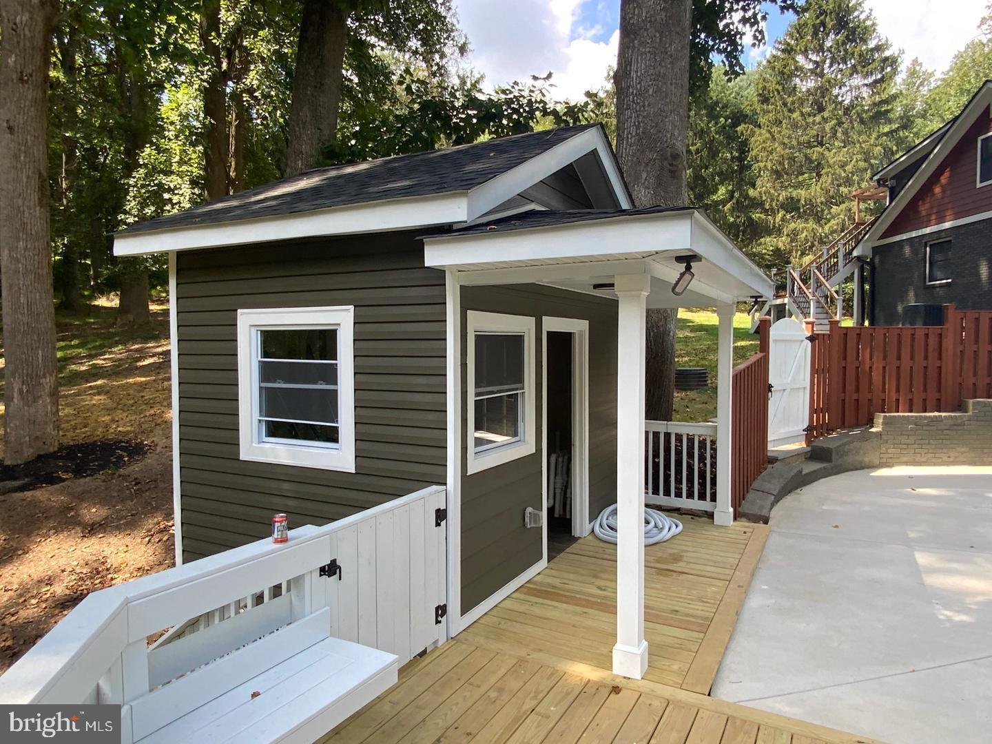 WINDSOR MILL - Residential