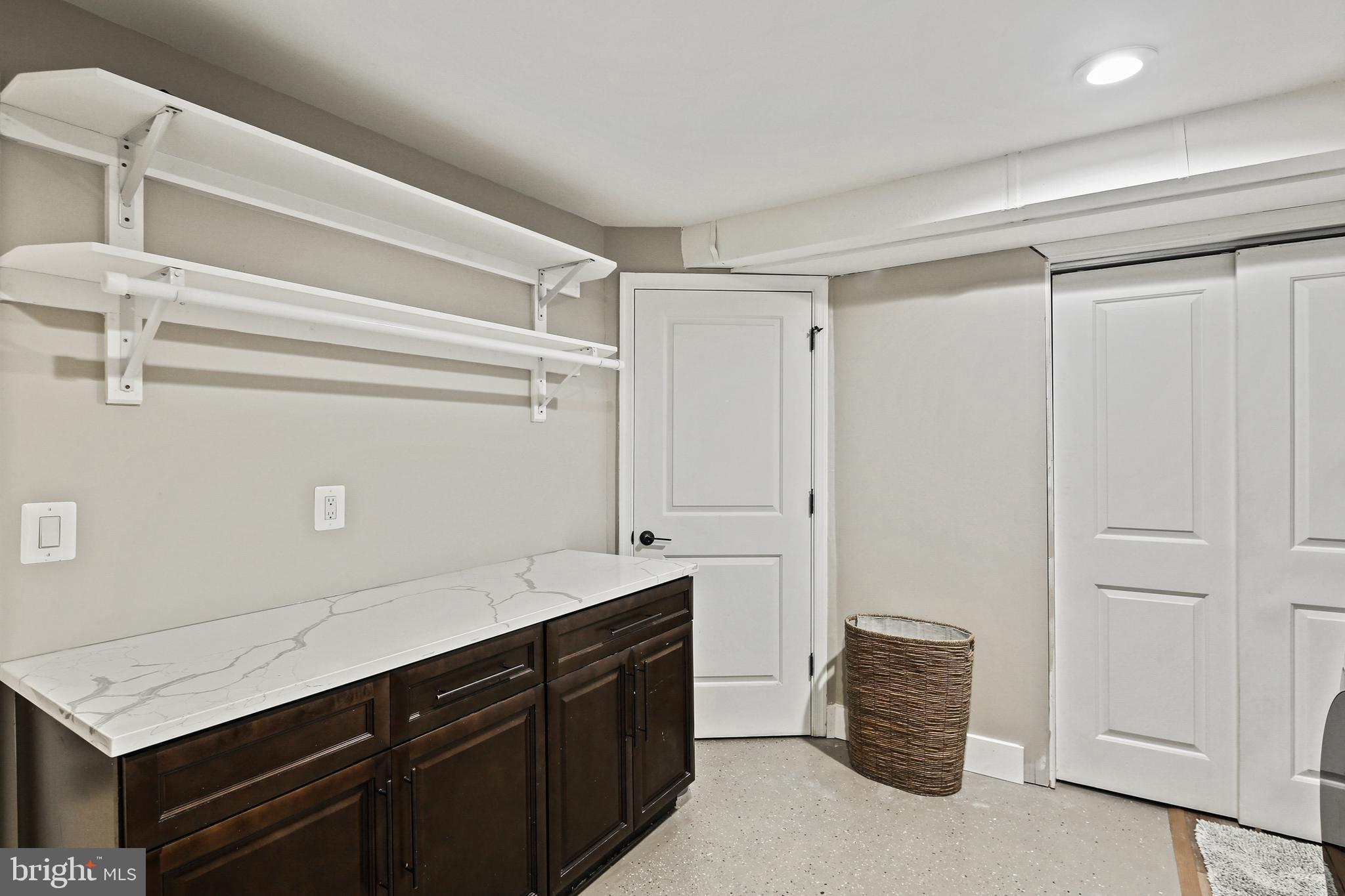 WINDSOR MILL - Residential