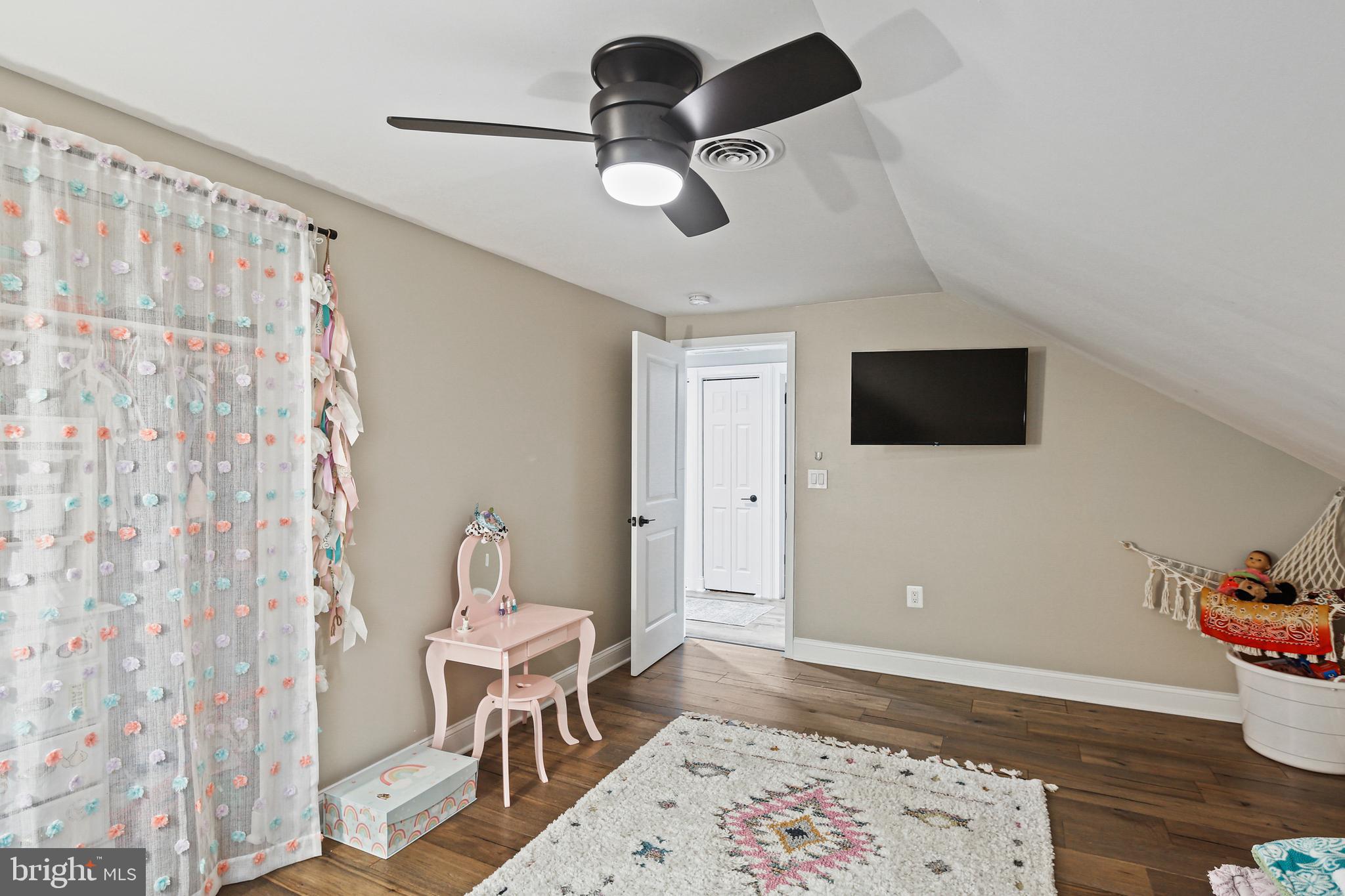 WINDSOR MILL - Residential