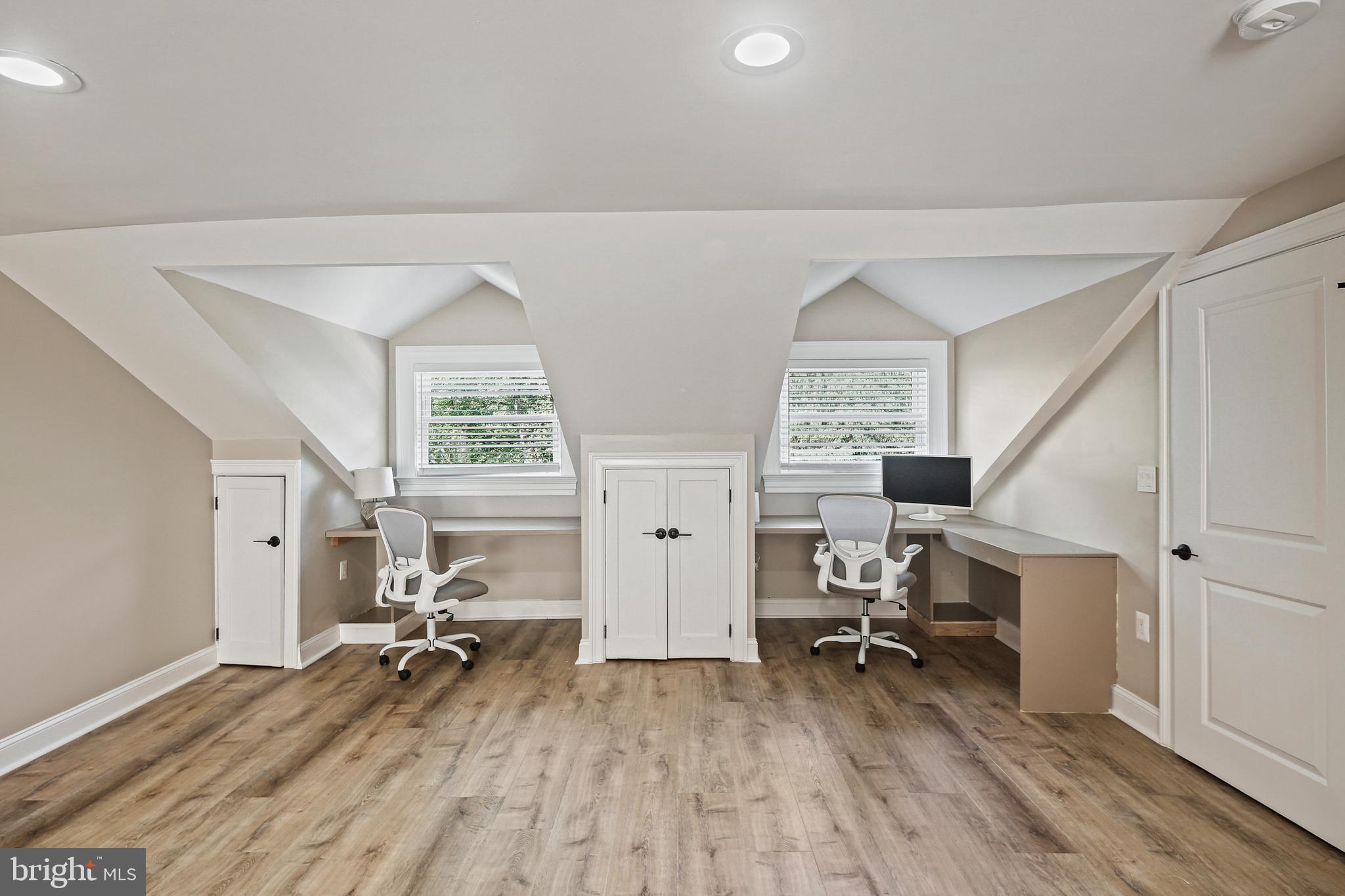 WINDSOR MILL - Residential