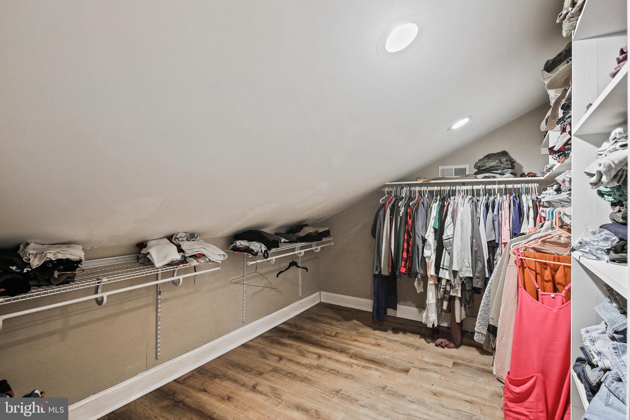 WINDSOR MILL - Residential