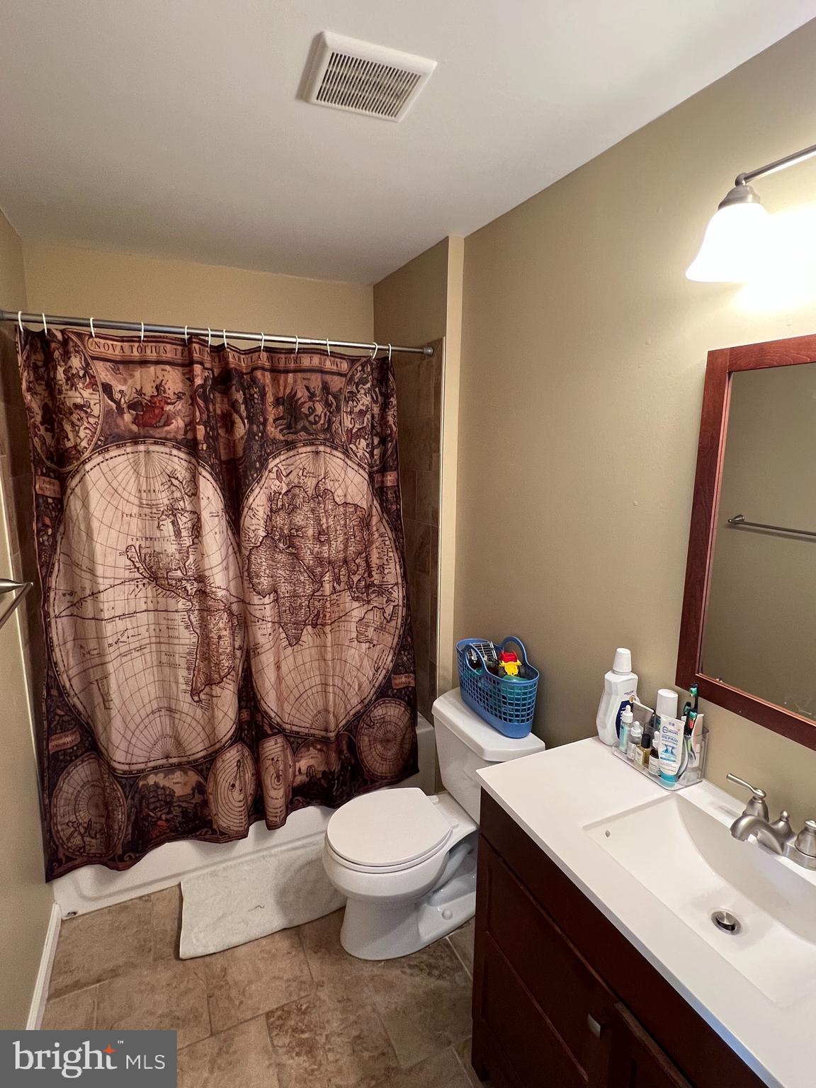 VILLAGE SHIRES - Residential Lease