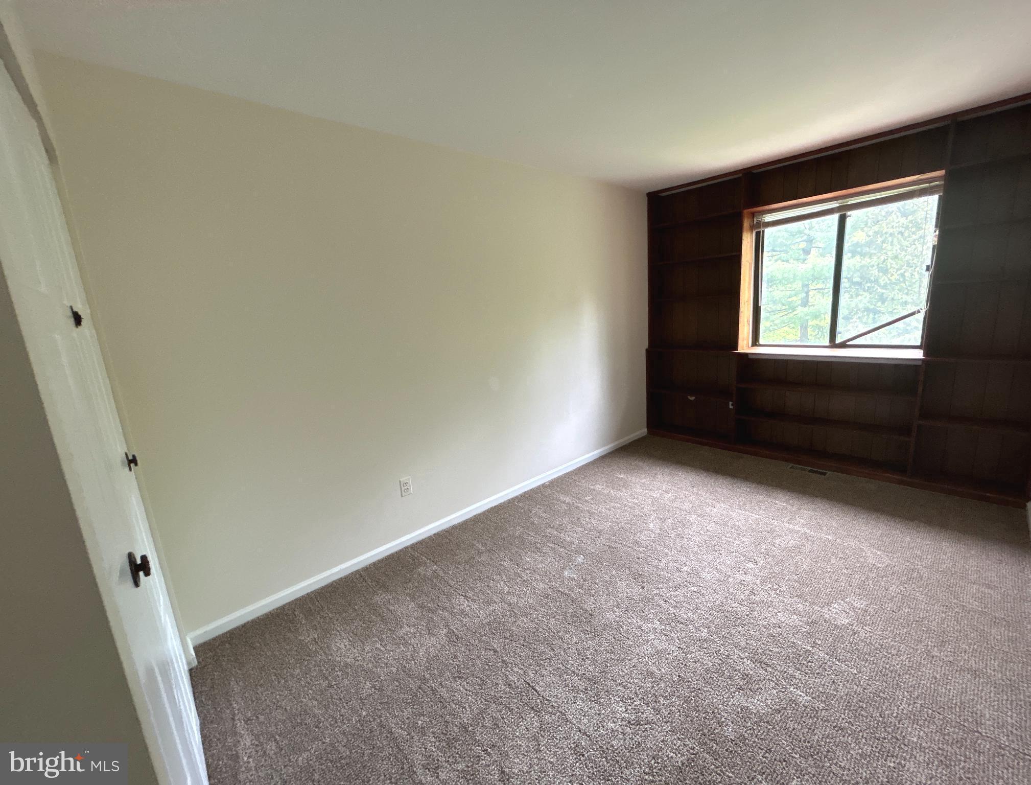 VILLAGE SHIRES - Residential Lease