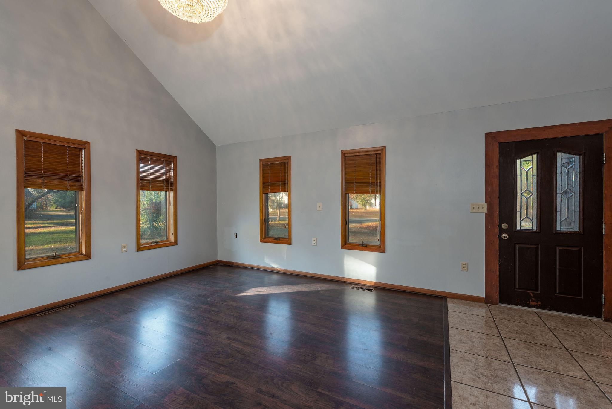 RIVER ISLE ESTATES - Residential