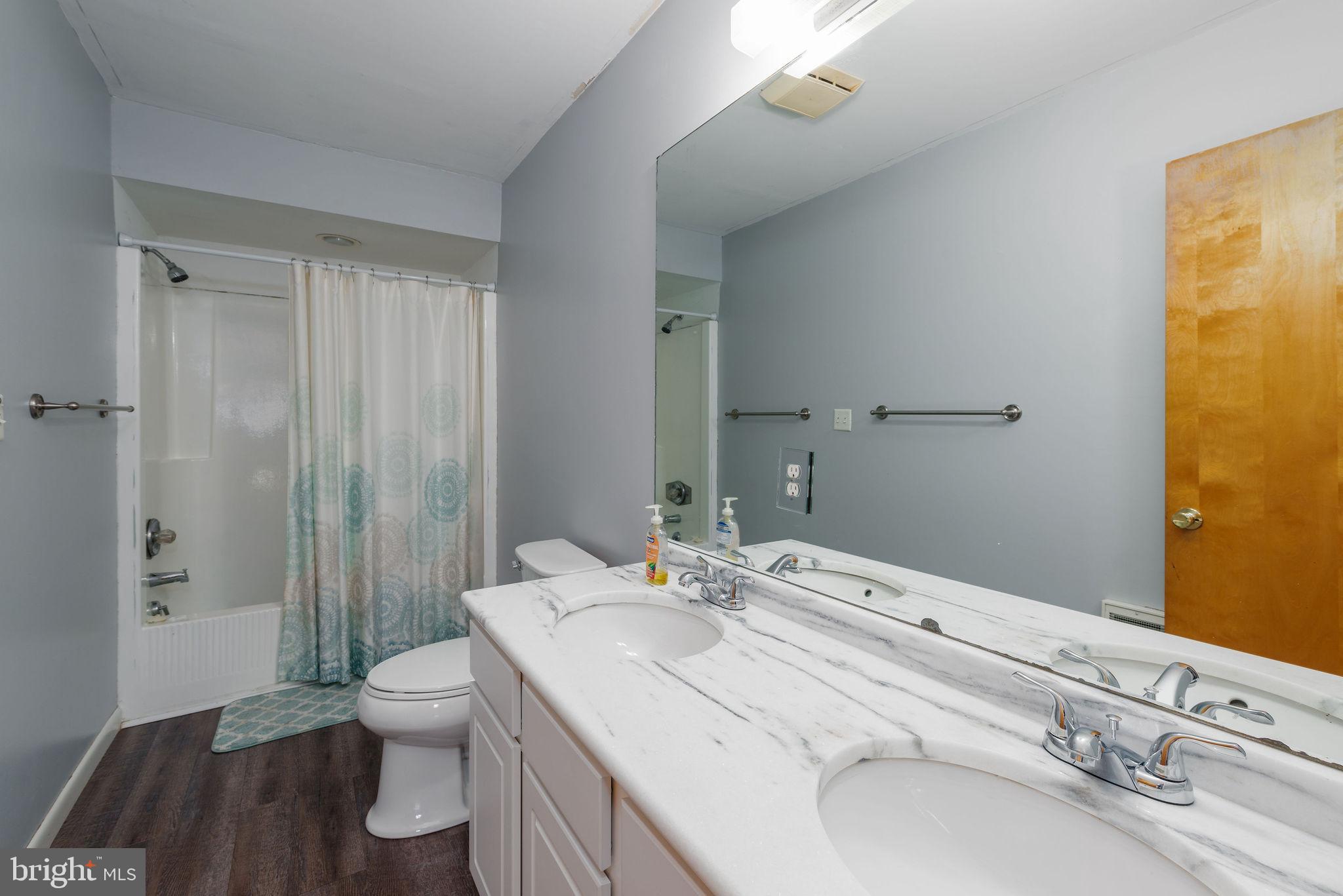 RIVER ISLE ESTATES - Residential