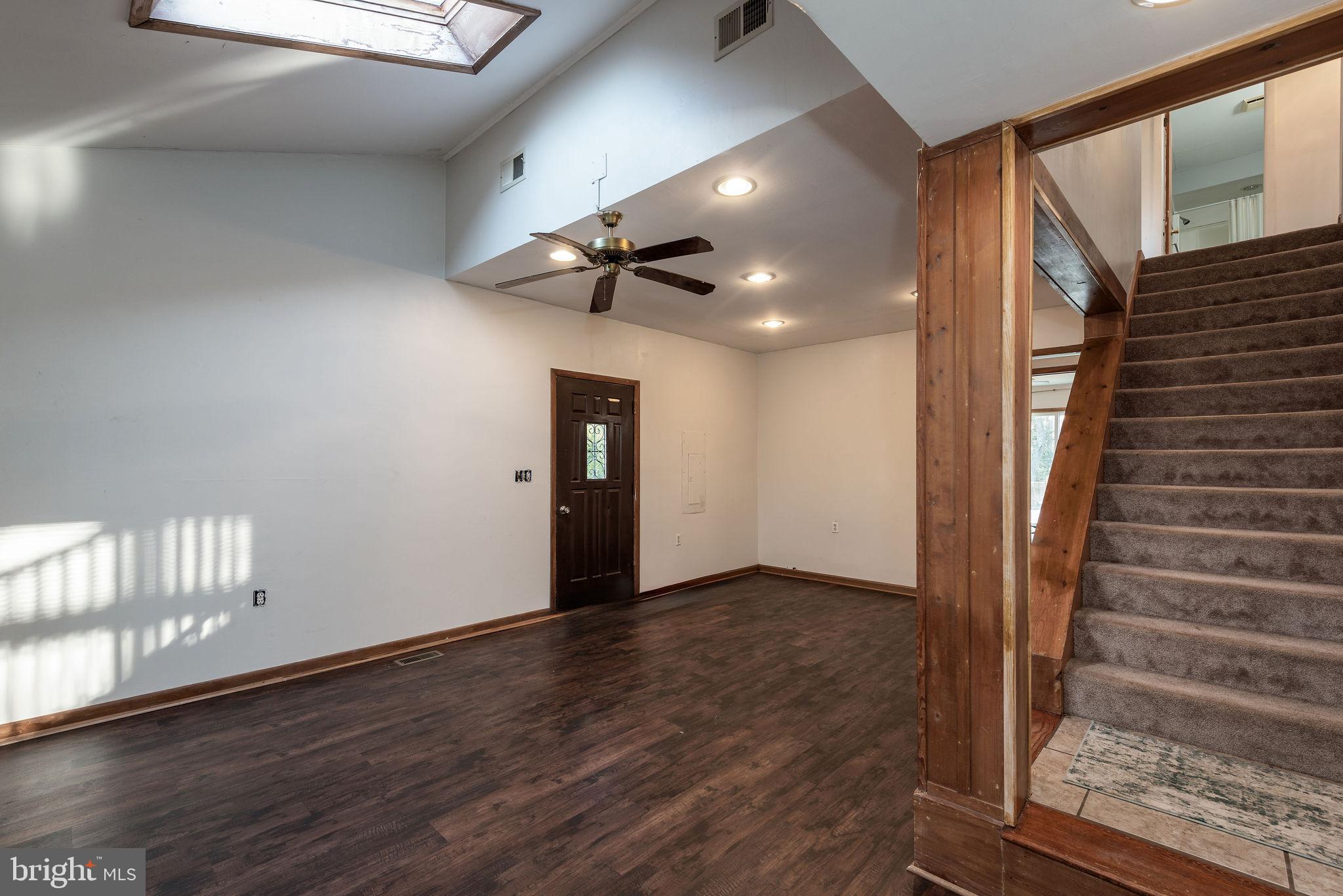 RIVER ISLE ESTATES - Residential