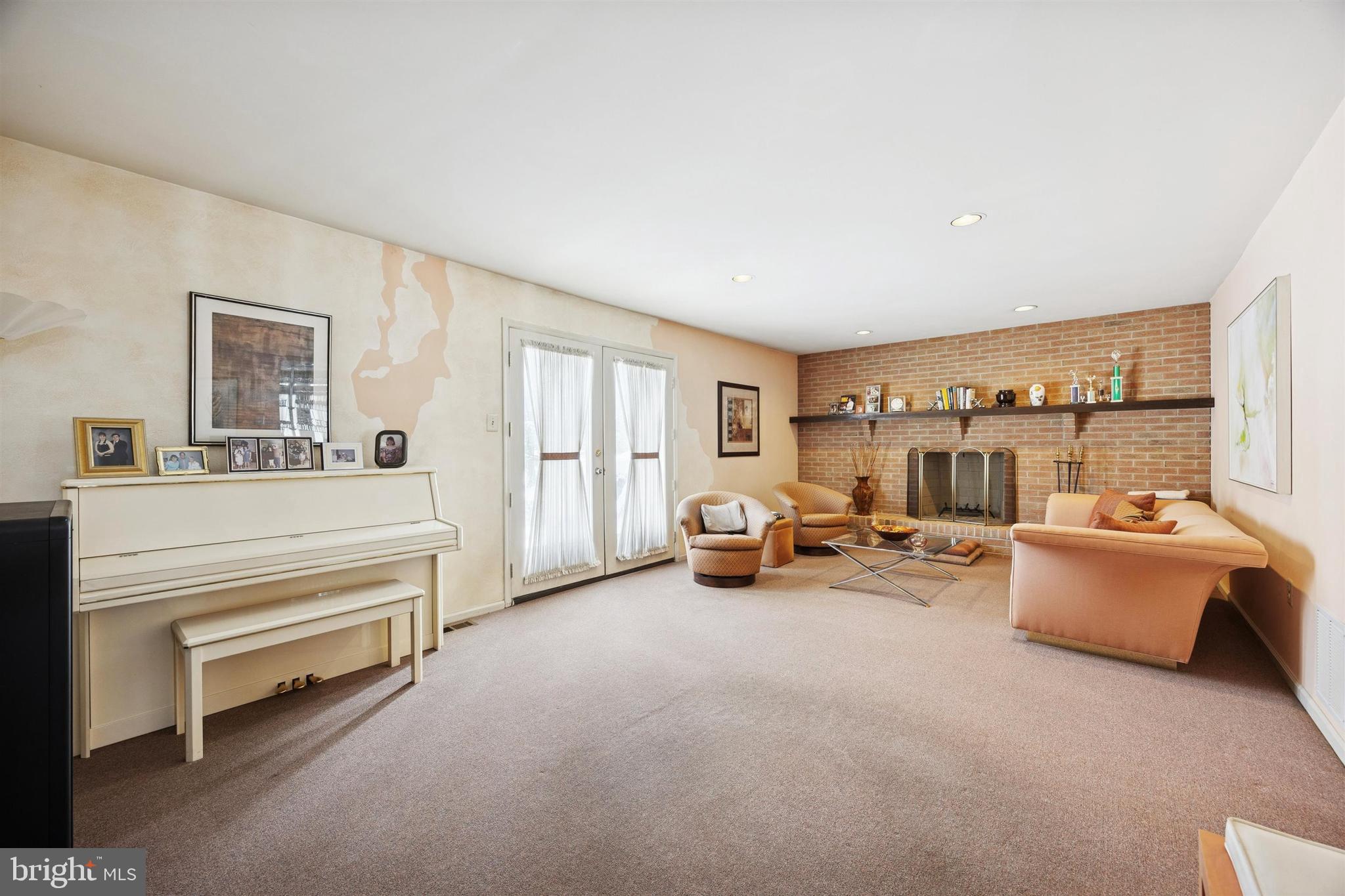 DUBLIN CROSSING - Residential