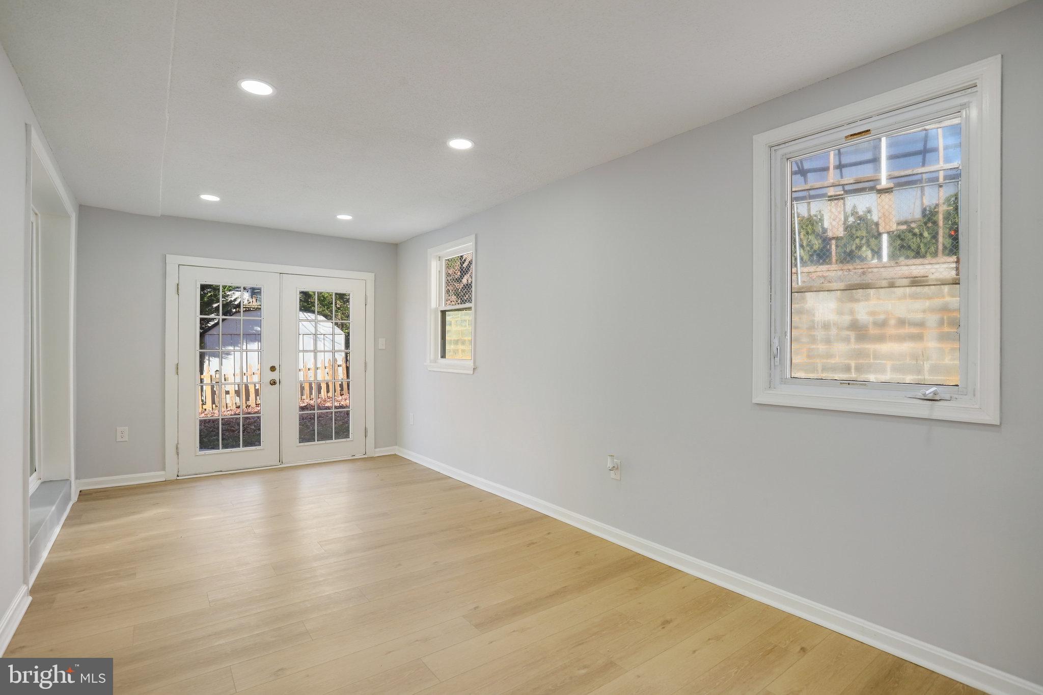 OAKWOOD KNOLLS - Residential