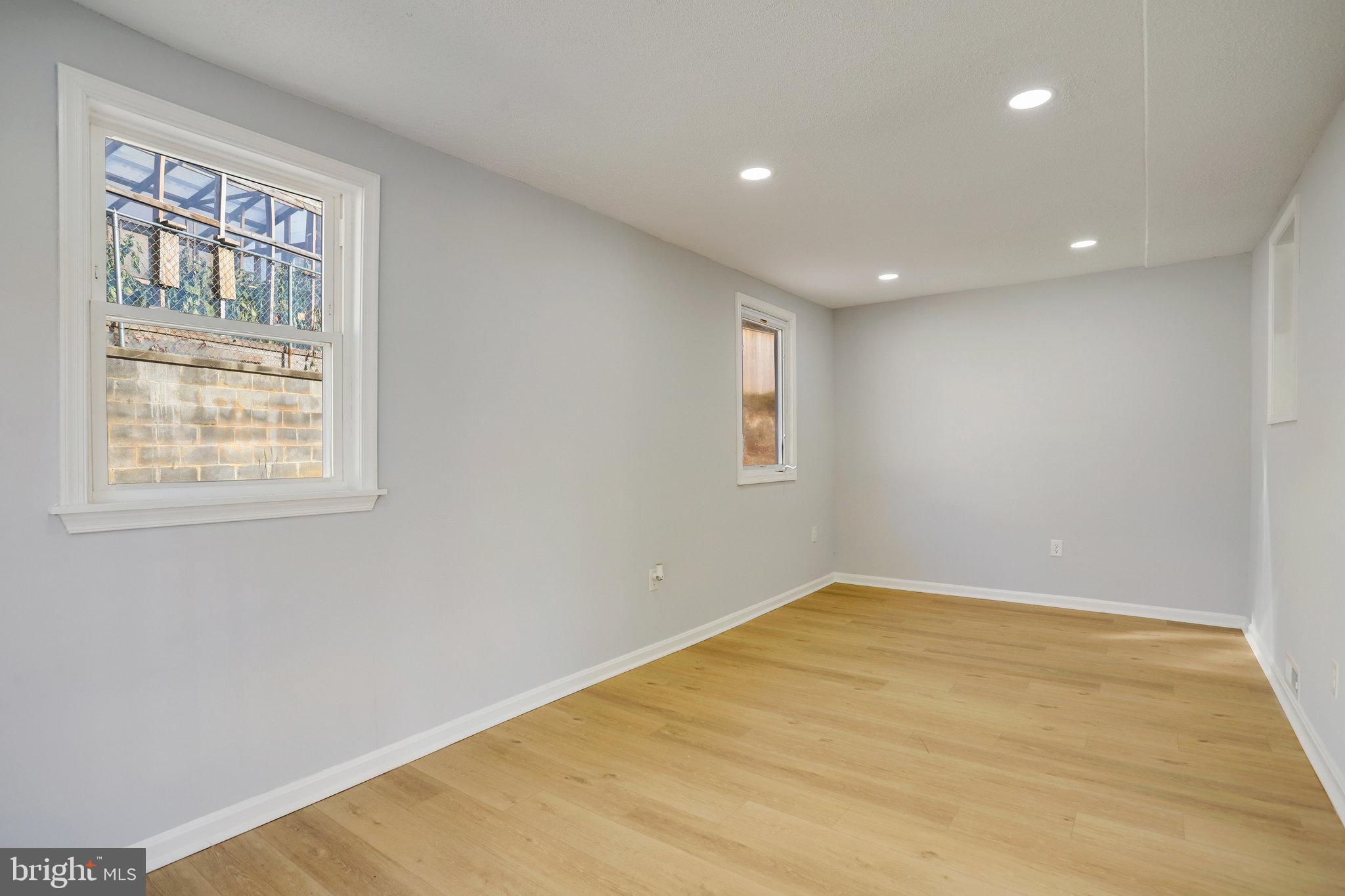 OAKWOOD KNOLLS - Residential