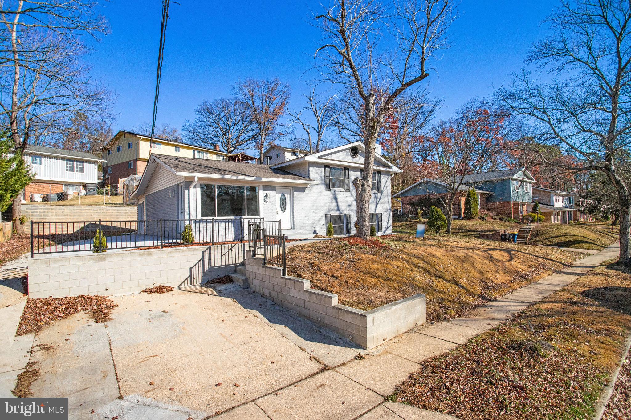 OAKWOOD KNOLLS - Residential