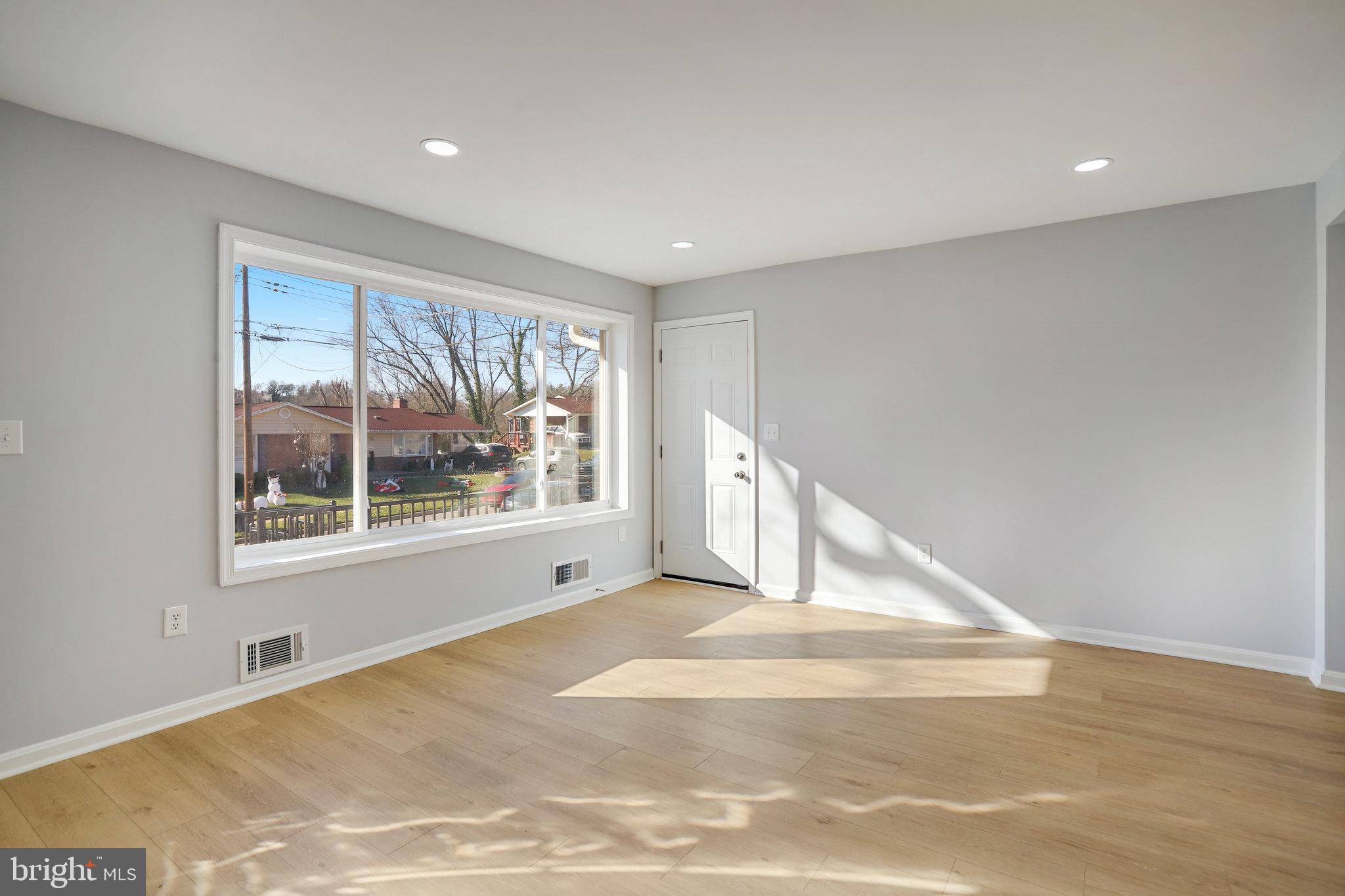 OAKWOOD KNOLLS - Residential