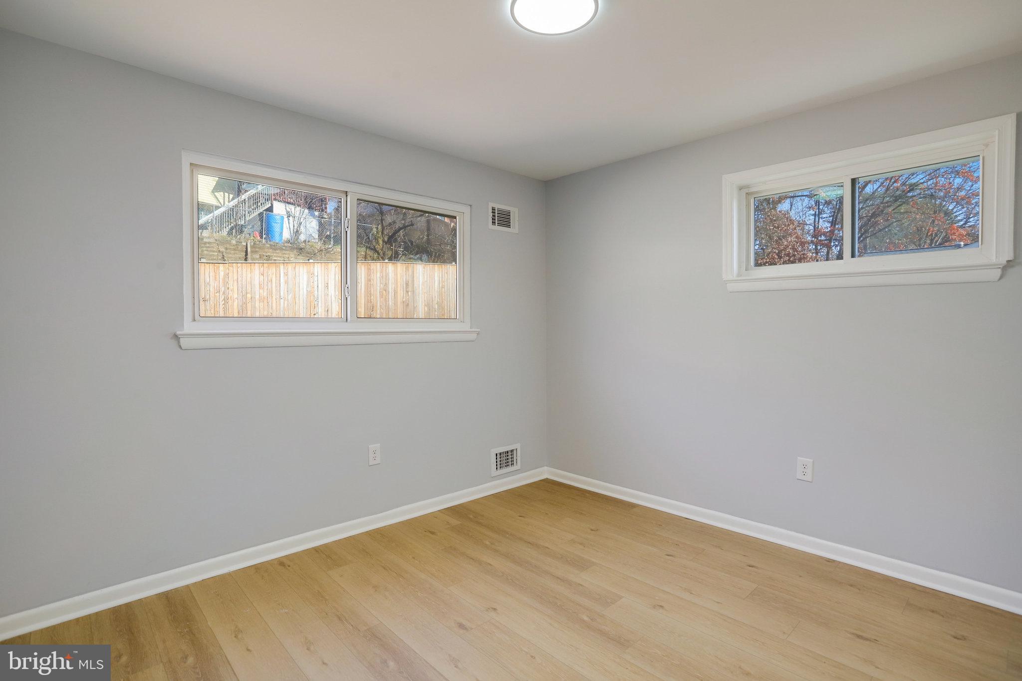 OAKWOOD KNOLLS - Residential