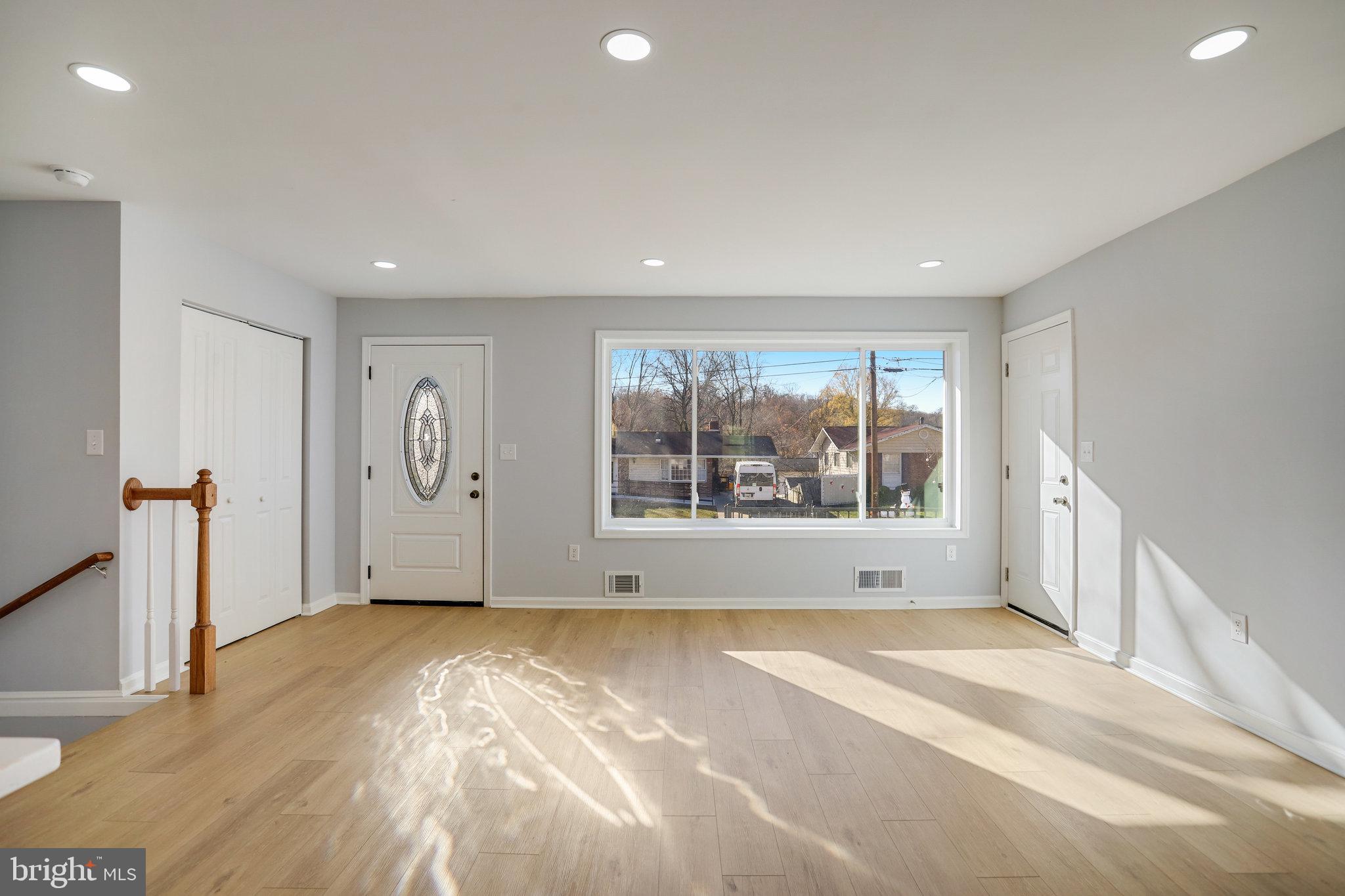 OAKWOOD KNOLLS - Residential