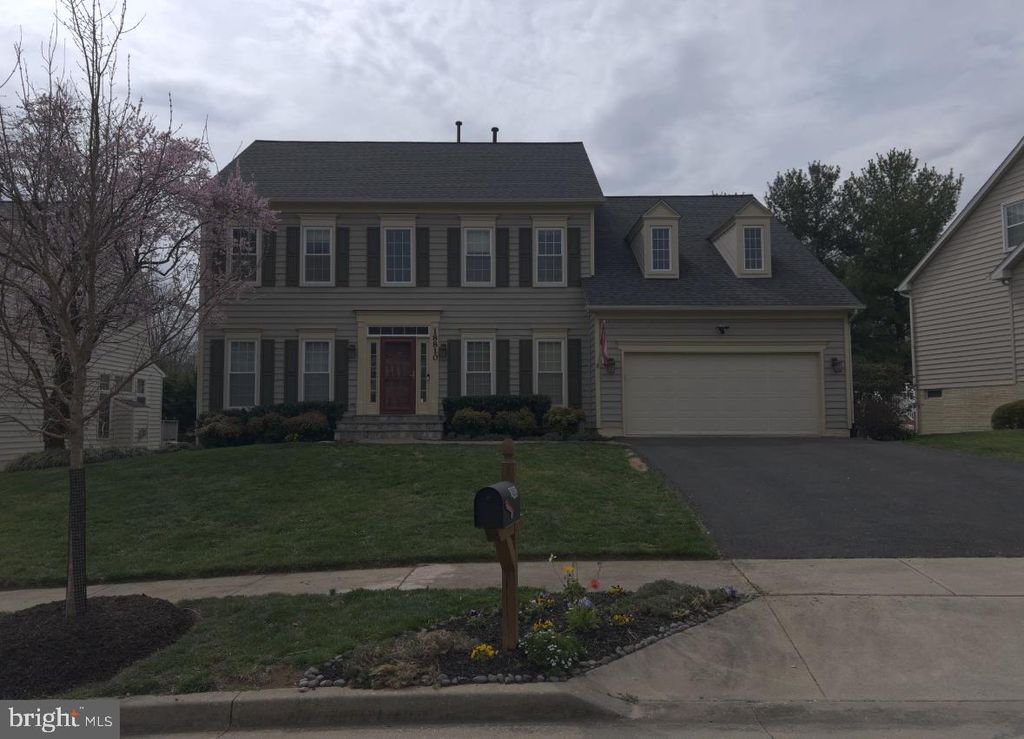 Photo of 18810 Lake Placid Lane, GERMANTOWN, MD 20874 (MLS # MDMC2204848)