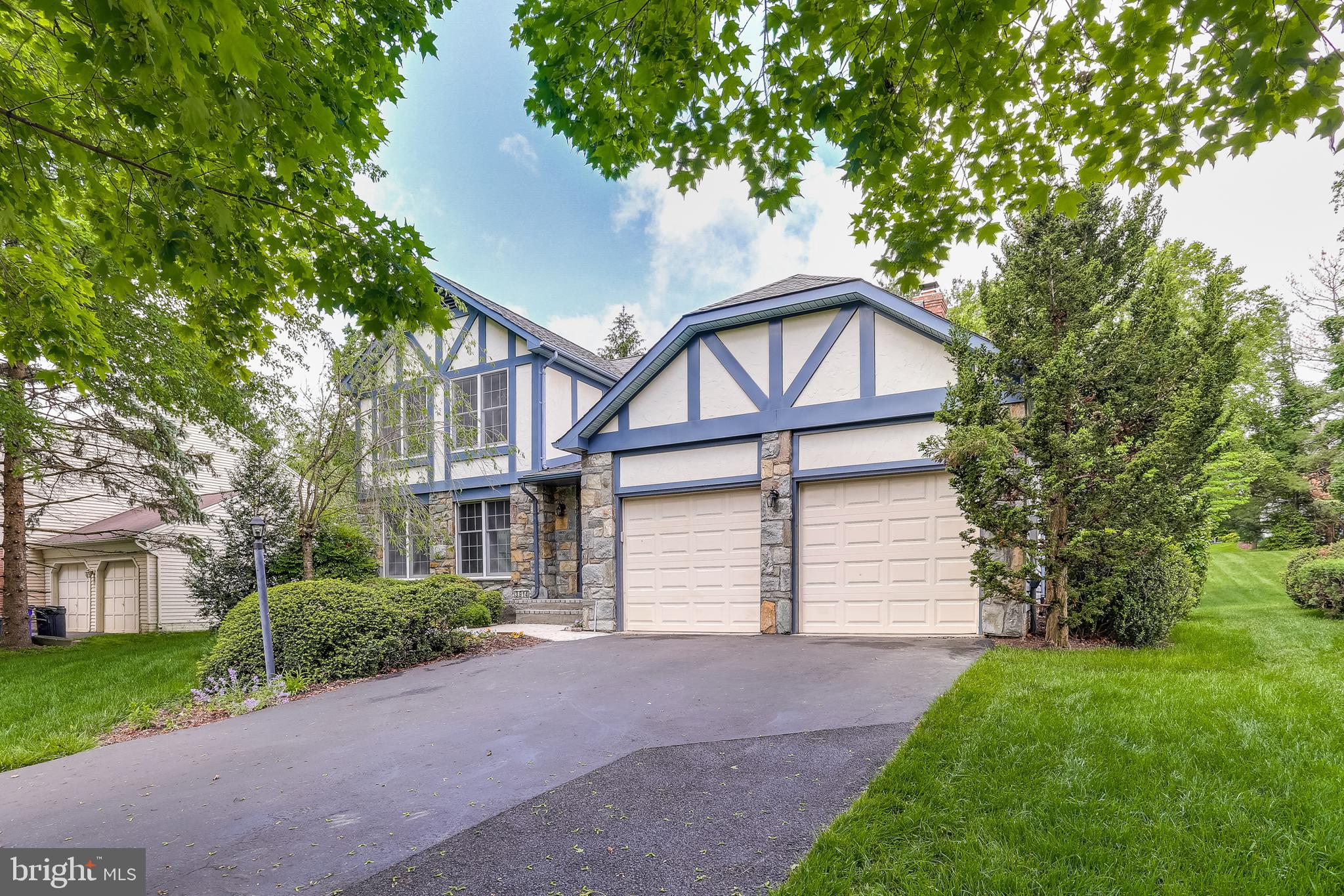 BURLEIGH MANOR - Residential