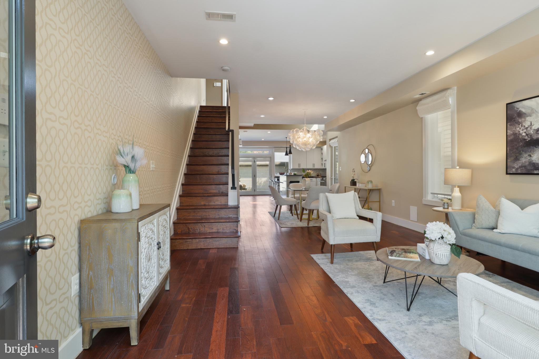 1524 GALES STREET NE