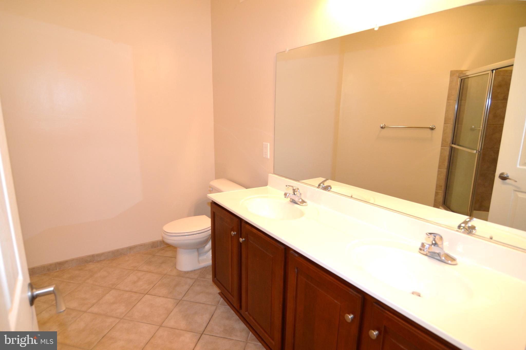 EDELEN STATION CONDOMINIUMS - Residential Lease