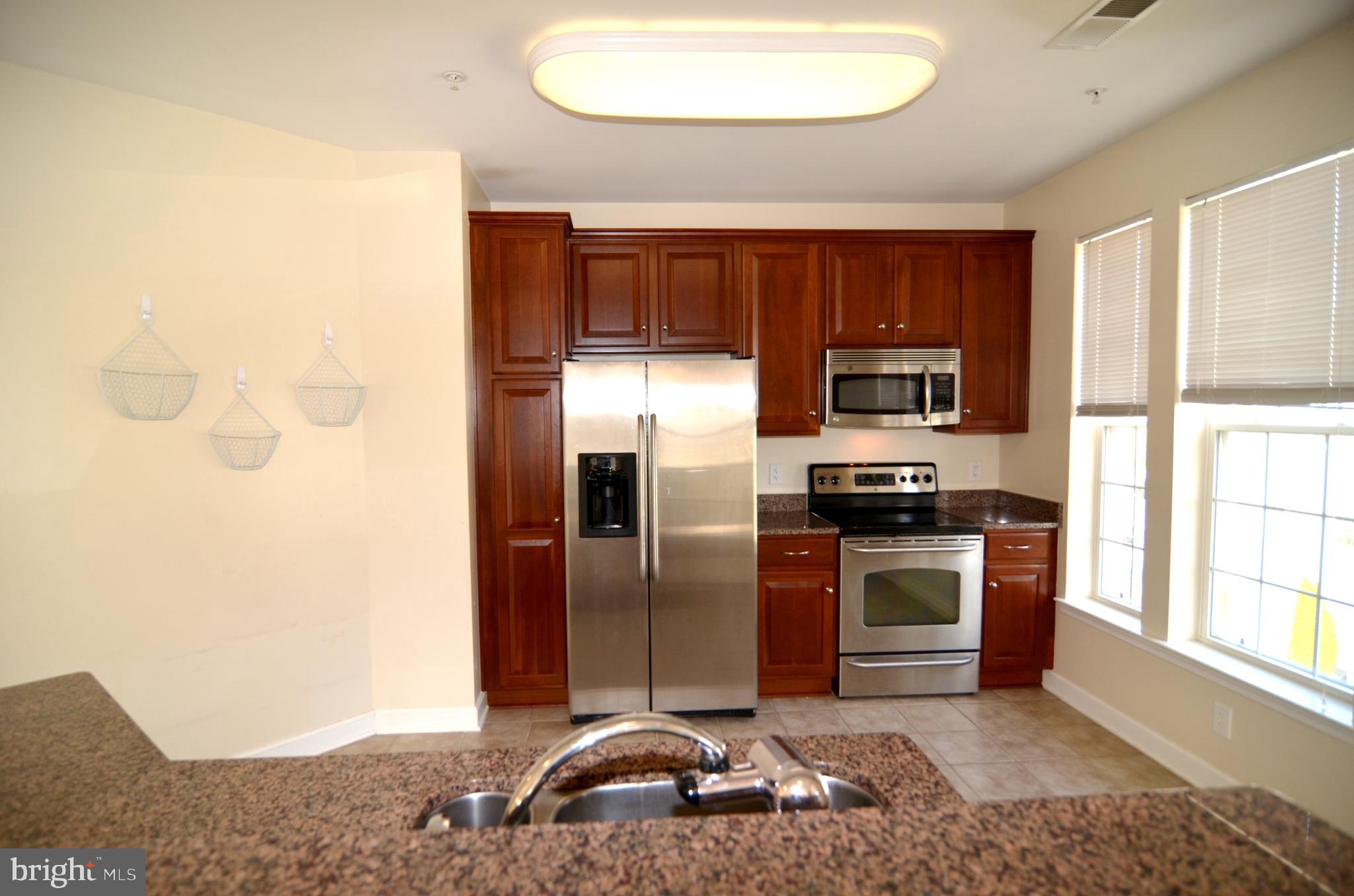 EDELEN STATION CONDOMINIUMS - Residential Lease