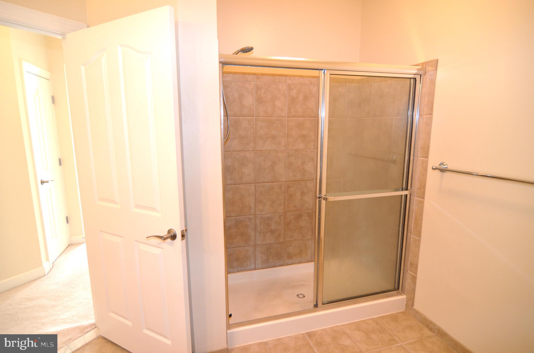 EDELEN STATION CONDOMINIUMS - Residential Lease