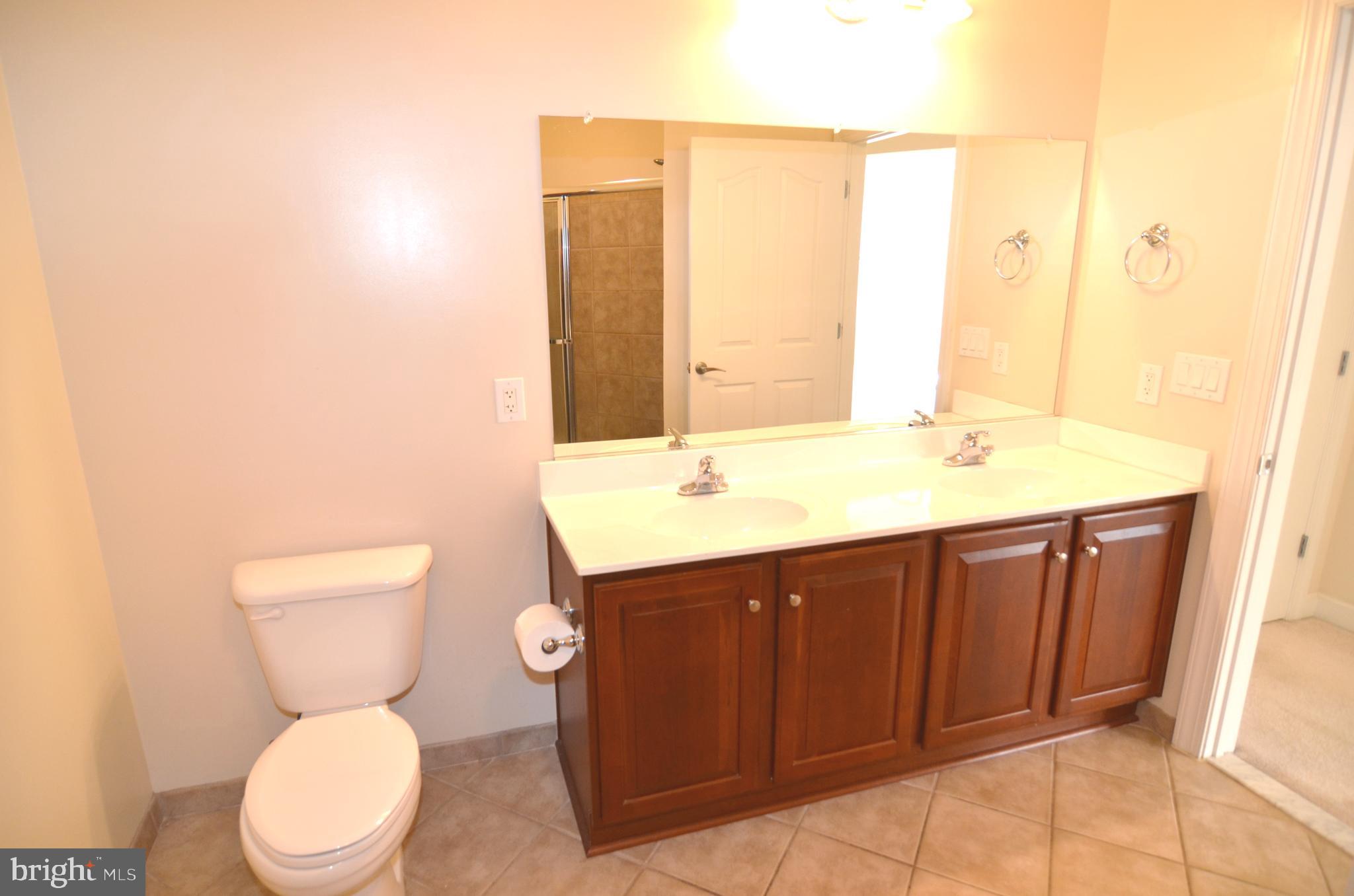 EDELEN STATION CONDOMINIUMS - Residential Lease