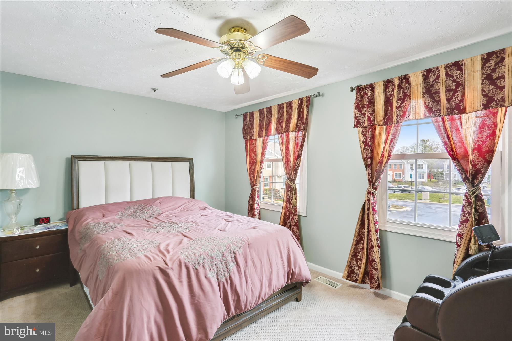 SADDLE CREEK - Residential