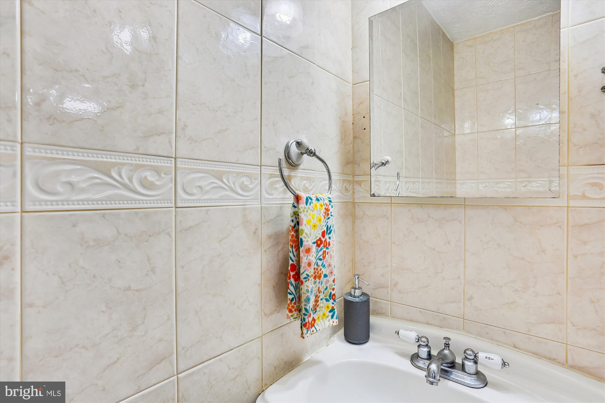 SADDLE CREEK - Residential